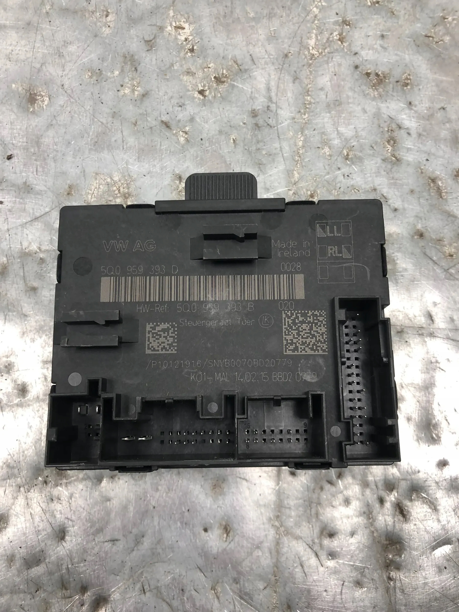 module door left front VW PASSAT B8 5Q0959393D