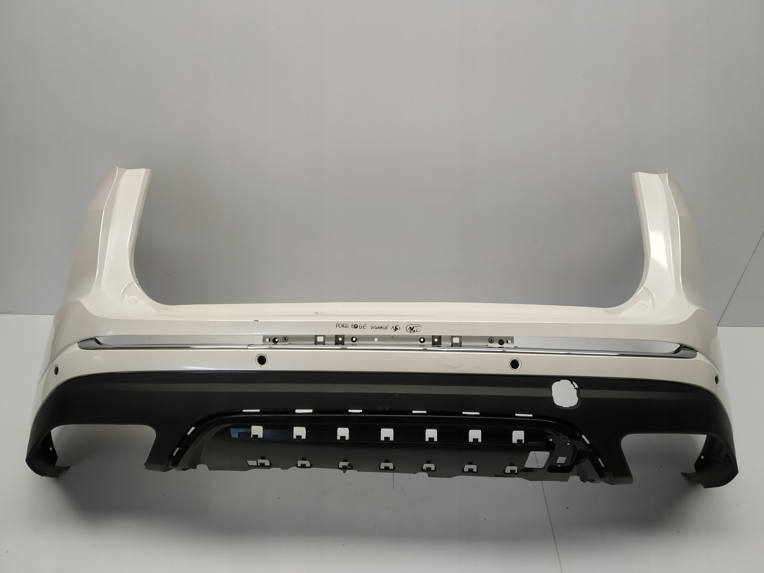 14+ Ford Edge Vignale Stoßstange heck Bialy