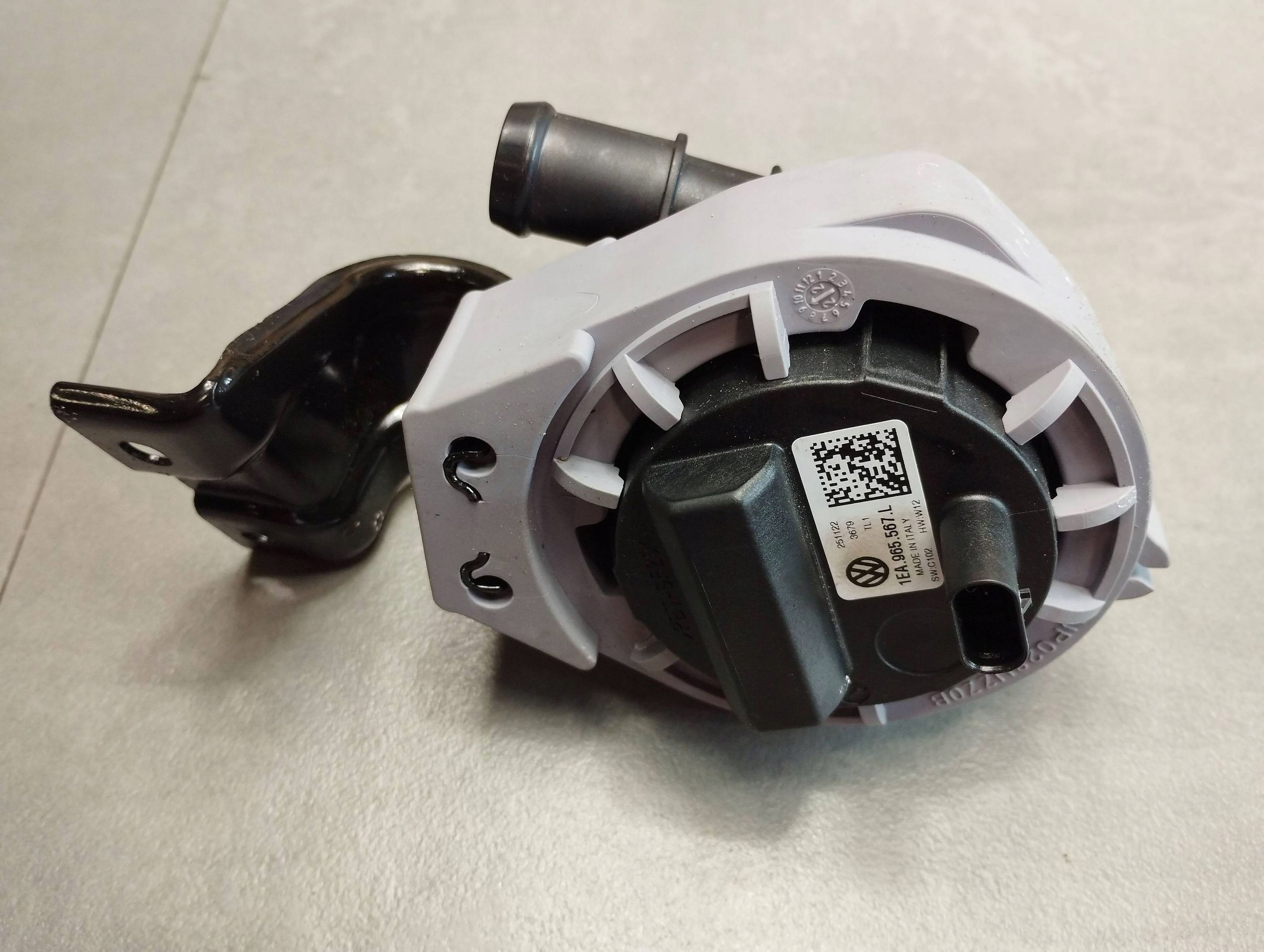 Audi Q4 e-tron 2023 Pomka d’acqua 1EA965567L