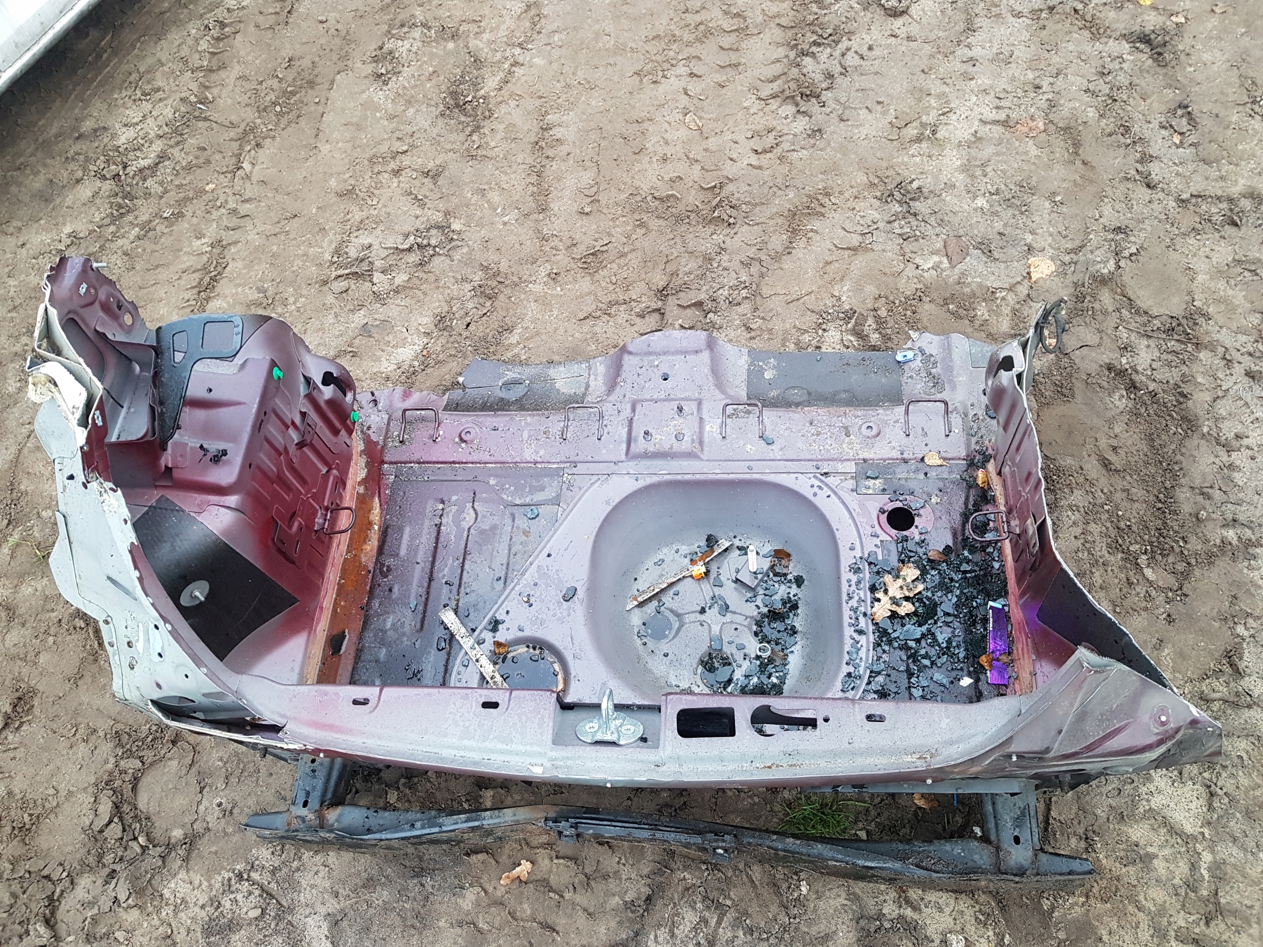 OPEL ADAM PAS TYL WANNA WNEKA KOLA Producent części Peugeot OE