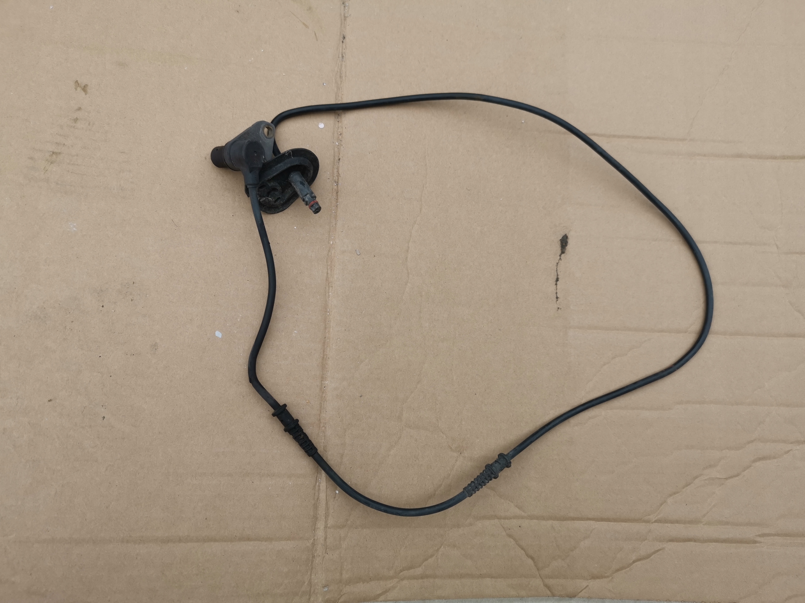 Sensor ABS vorne links Mercedes W124 A 1245403117