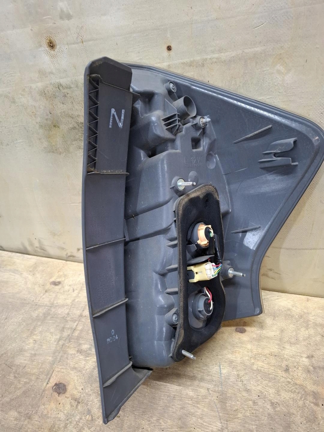 light rear left side Toyota Prius plus ZVW40 2012 13089R1-S1
