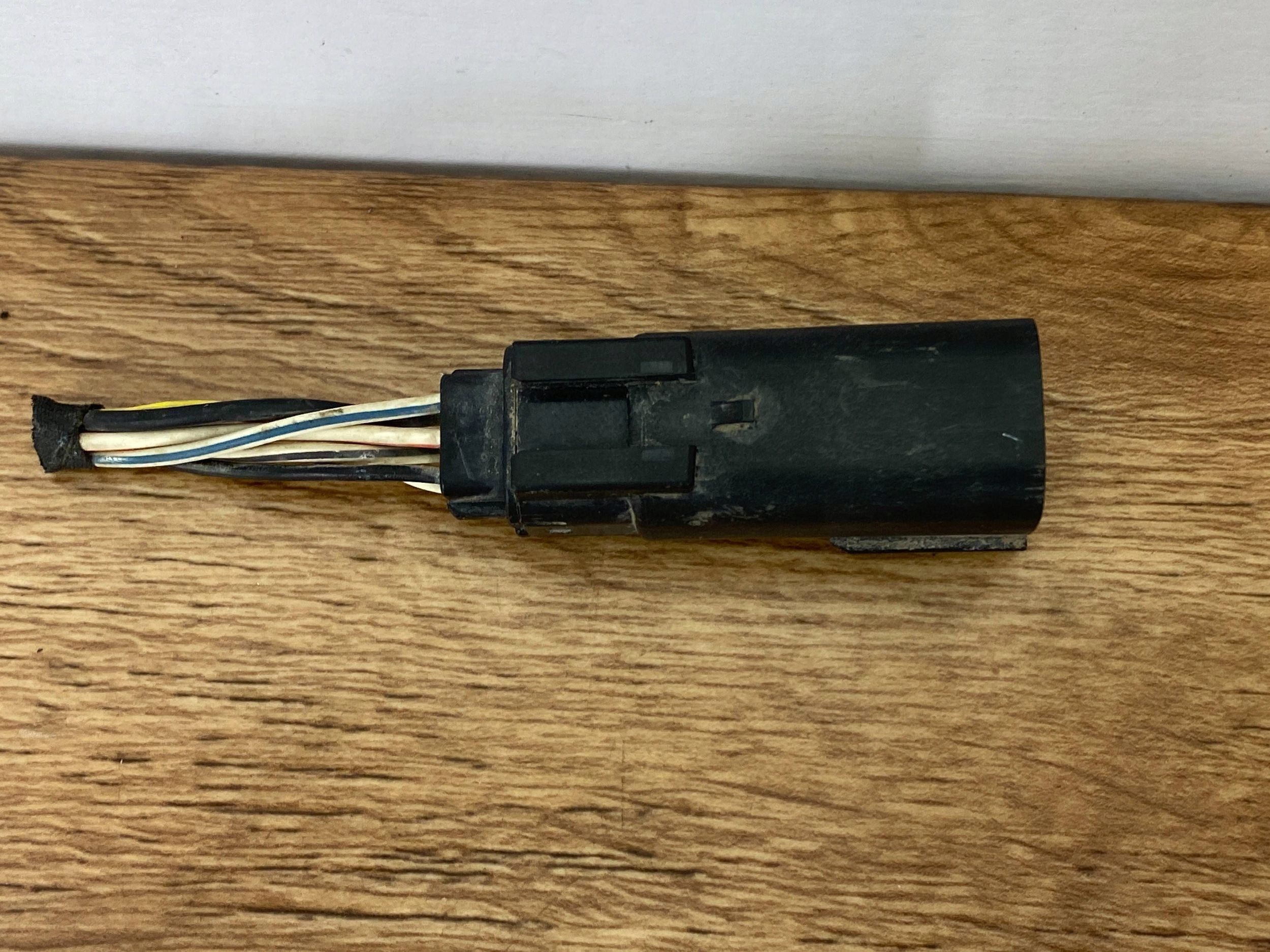 bundle connecting spoiler of the sensor temperatury Dodge Challenger 2015+