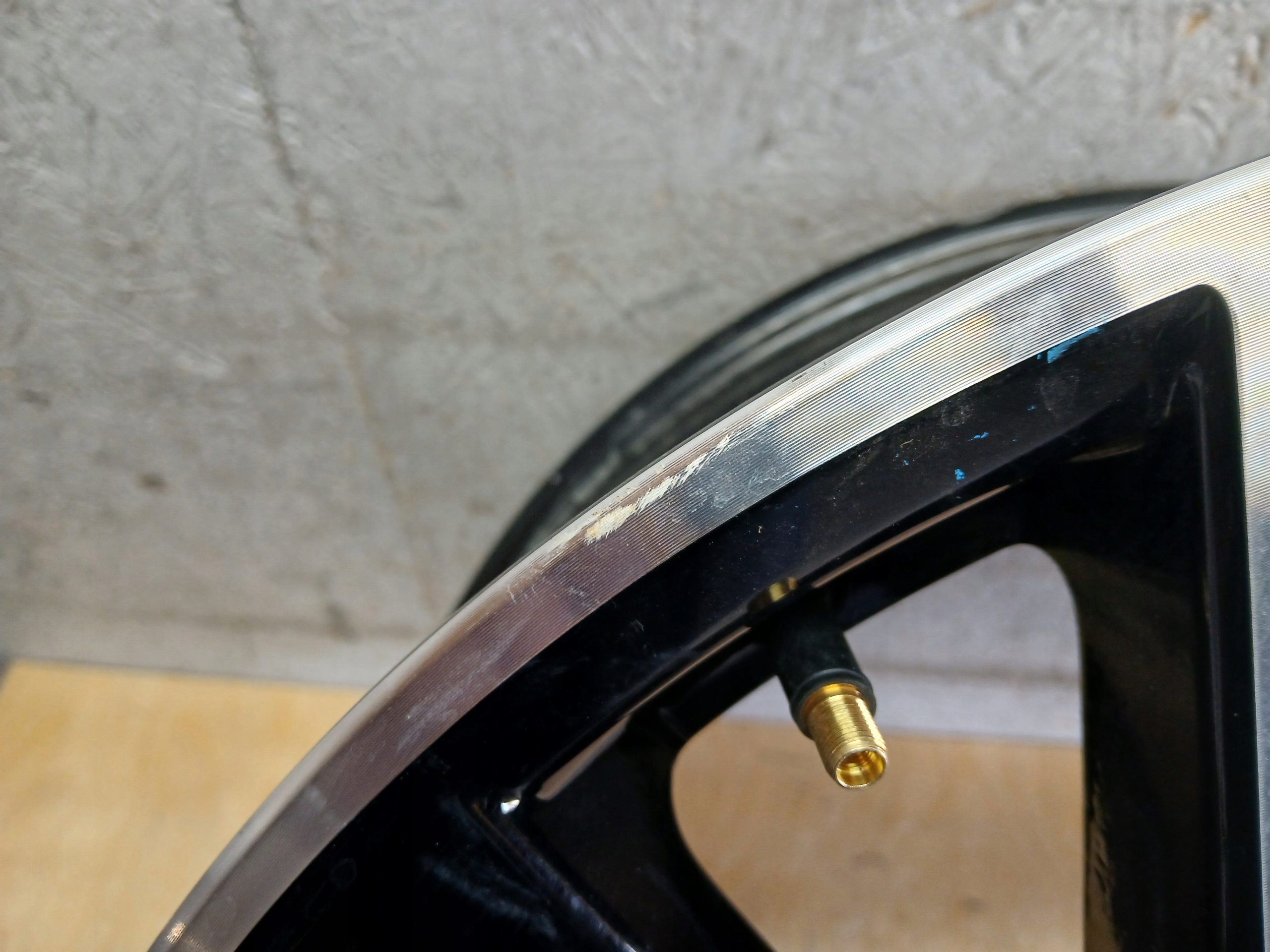disk hliníkový NISSAN 8J 20" ET40 5X114,3