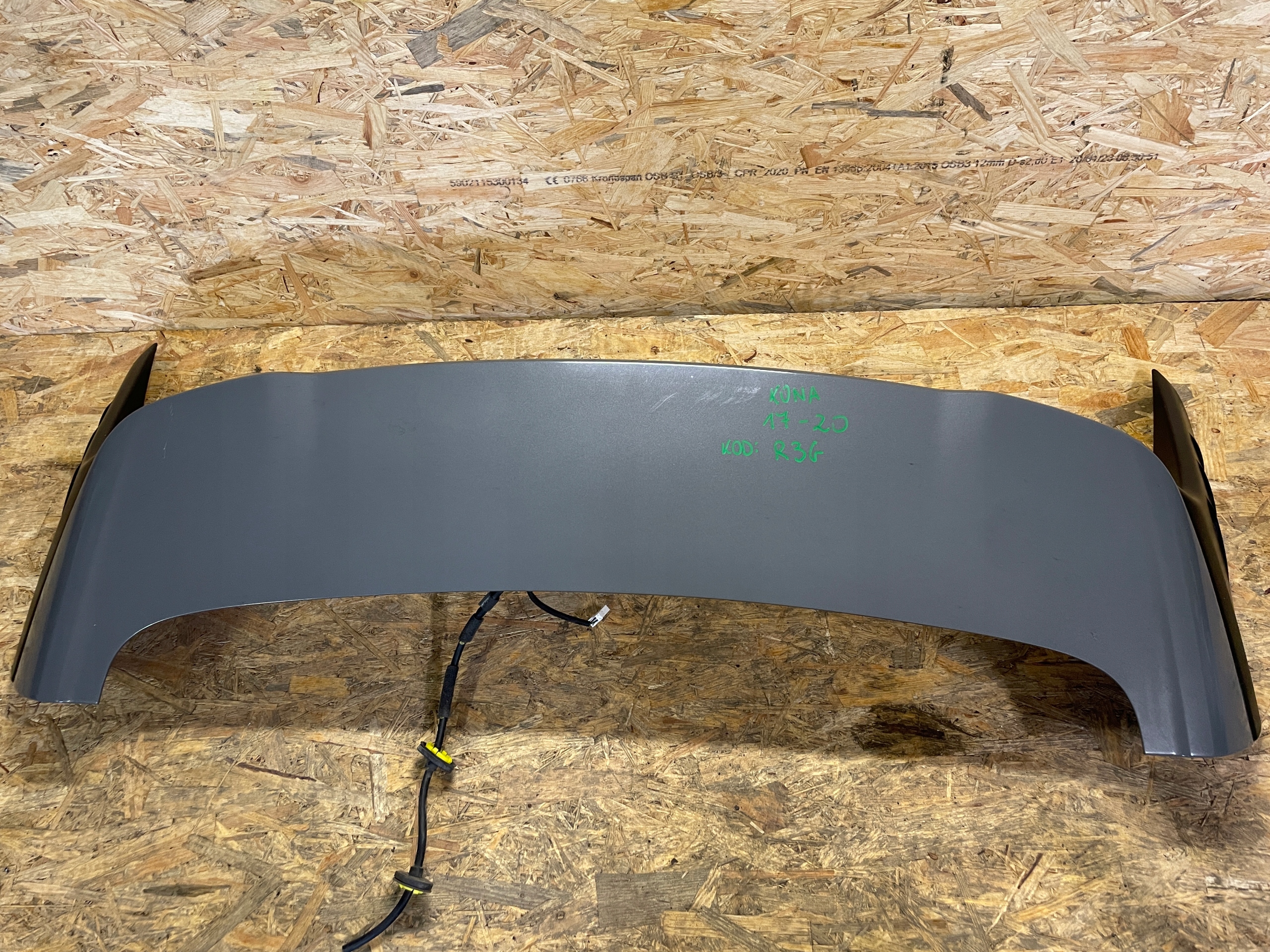 LOTKA SPOJLER KLAPY TYŁ HYUNDAI KONA R3G 17-20 87210-J9000