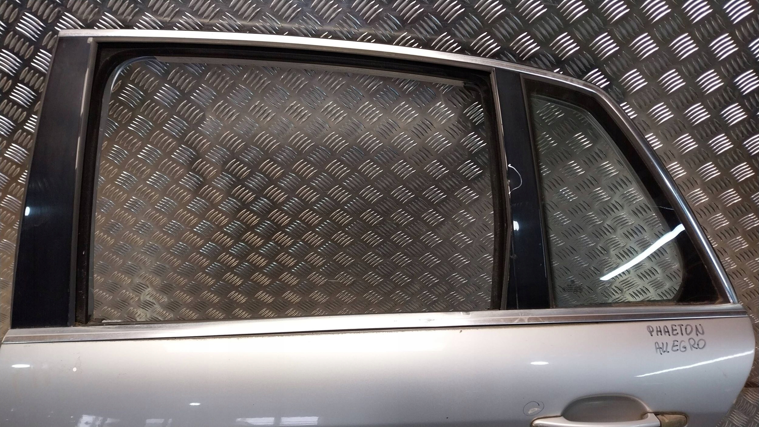 door rear part left VW PHAETON 02