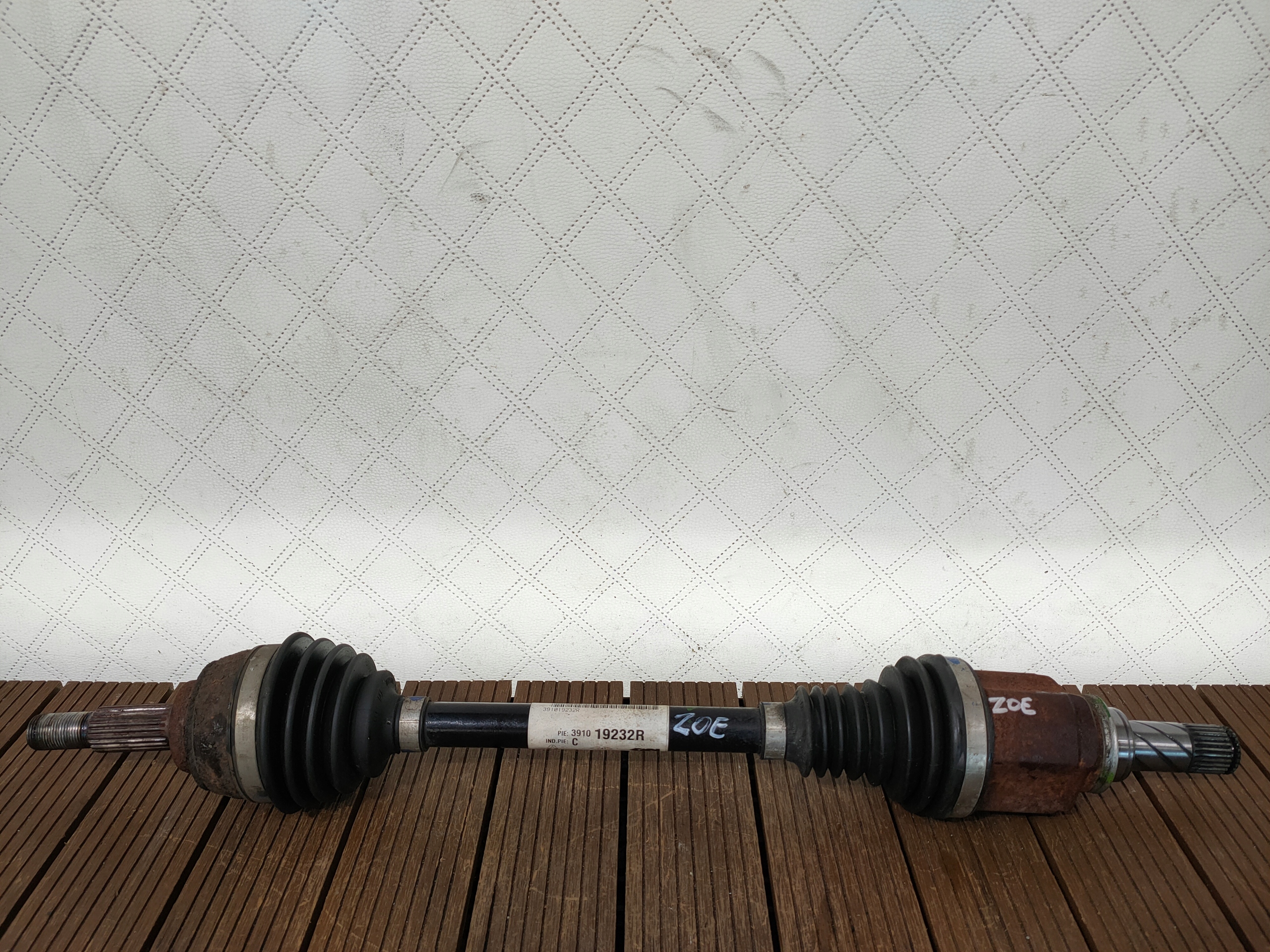 RENAULT ZOE Z.E. and 2013-2018 semi-axis left short. 391019232R OE