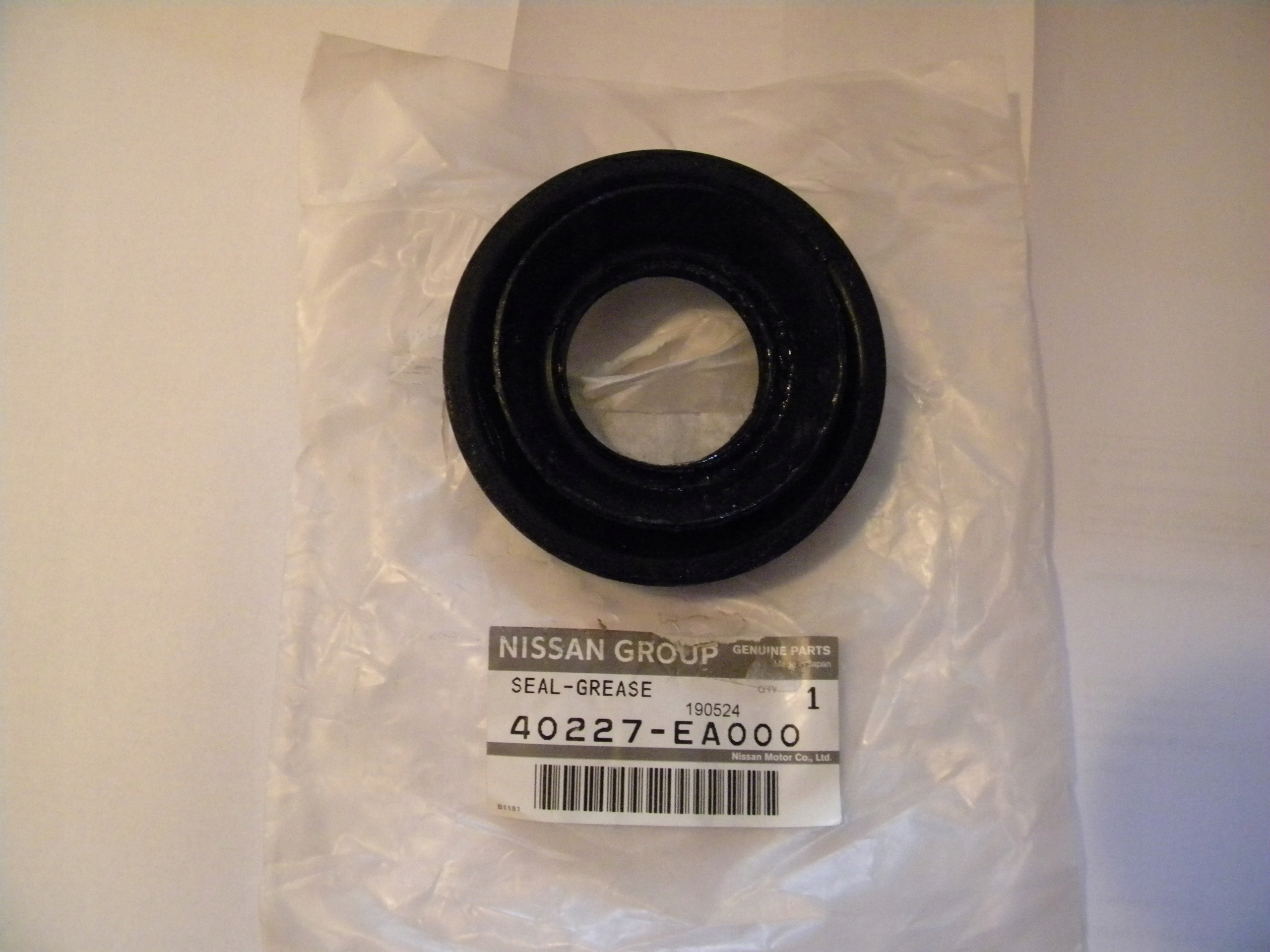 40227-EA000 - Ущільнювач передньої Півосі NISSAN NAVARA D40