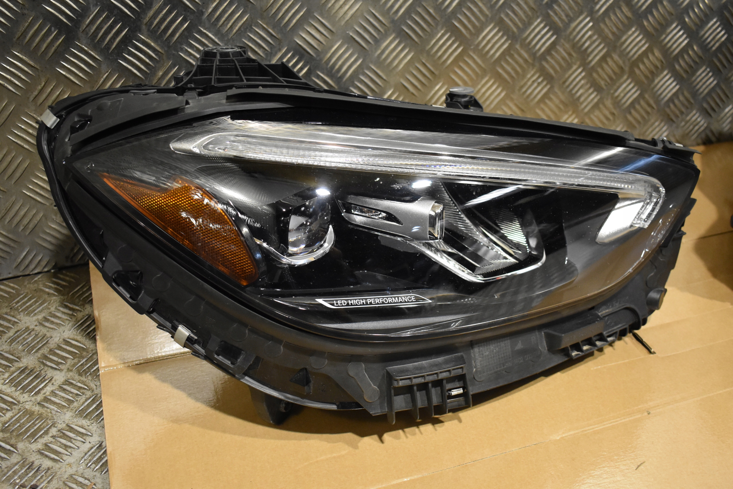 IDEALNE lights front front LED PERFORMANCE MERCEDES W206 1