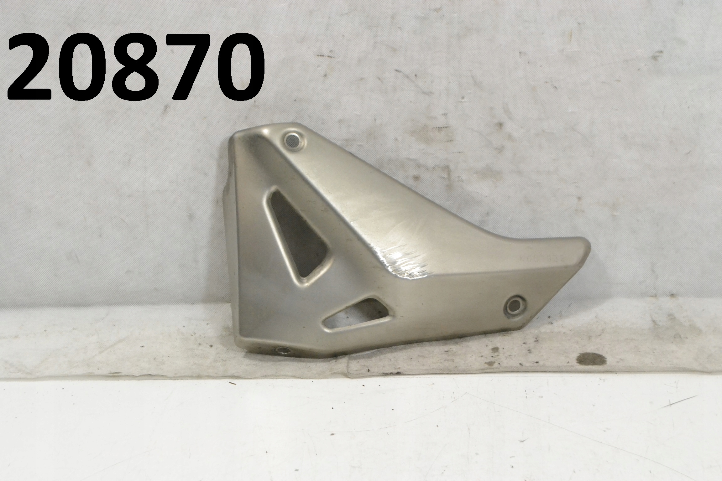 64470-MJM-D60 - крышка выхлопной трубы Honda VFR 800 X RC80