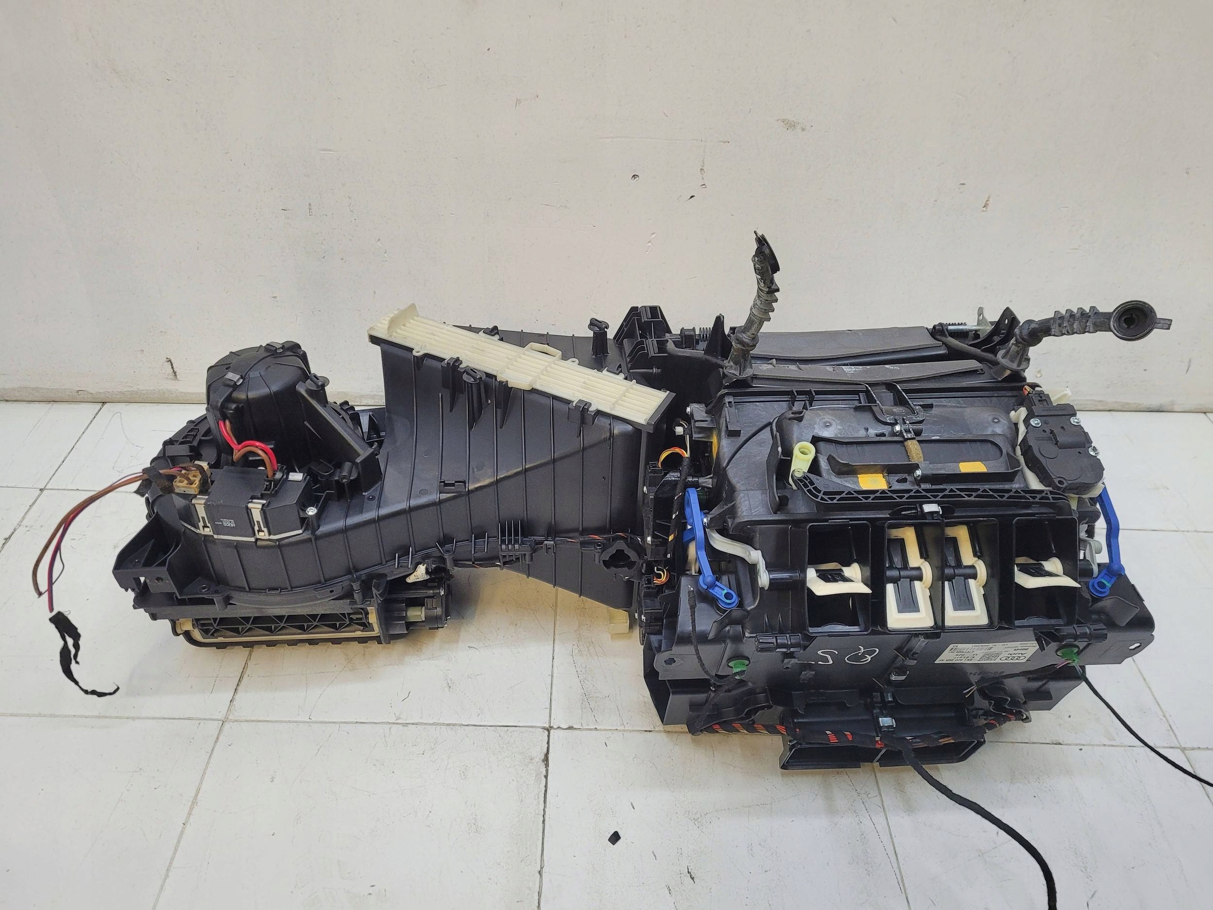 AUDI Q5 A5 8R A5 08r> heater heating complete 8K1820005AF EUROPA