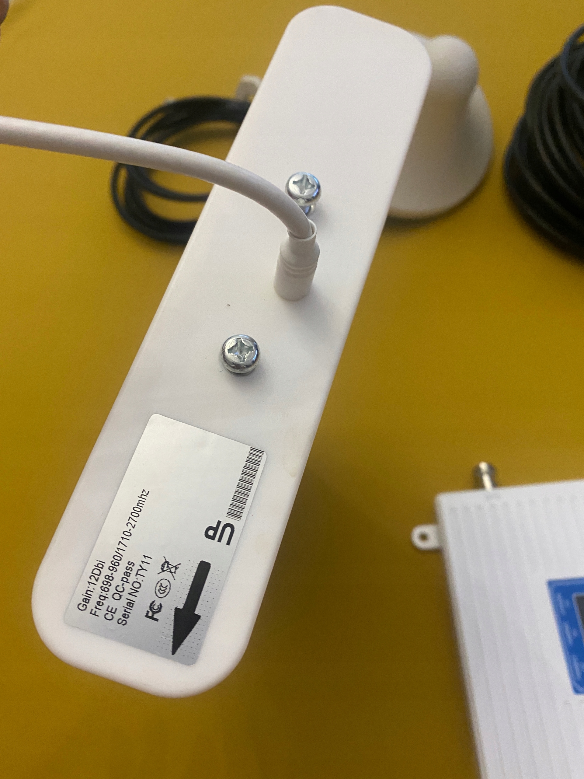Zestaw wzmacniacz sygnału wifi REPEATER + ANTENA Model 800-2700-8