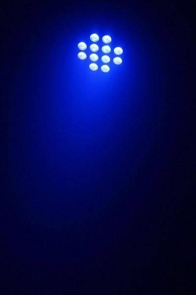 LED PAR64 12 x 10W RGB z pilotem i DMX BeamZ Marka BeamZ