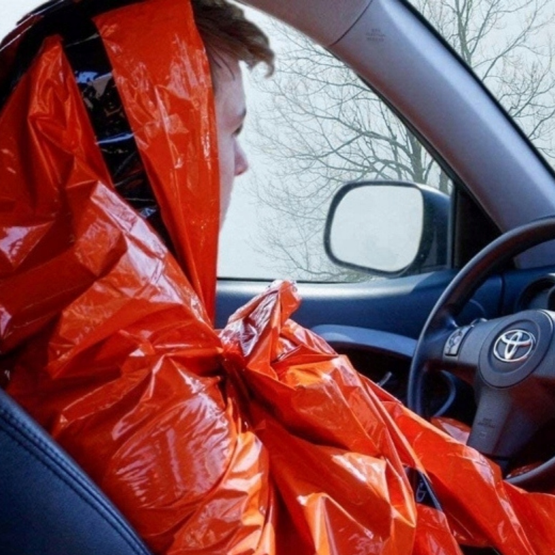 ZESTAW AWARYJNY EWAKUACYJNY PLECAK 35L CZARNY + ŚPIWÓR TERMICZNY KOC NAMIOT Pojemność 20-40 l