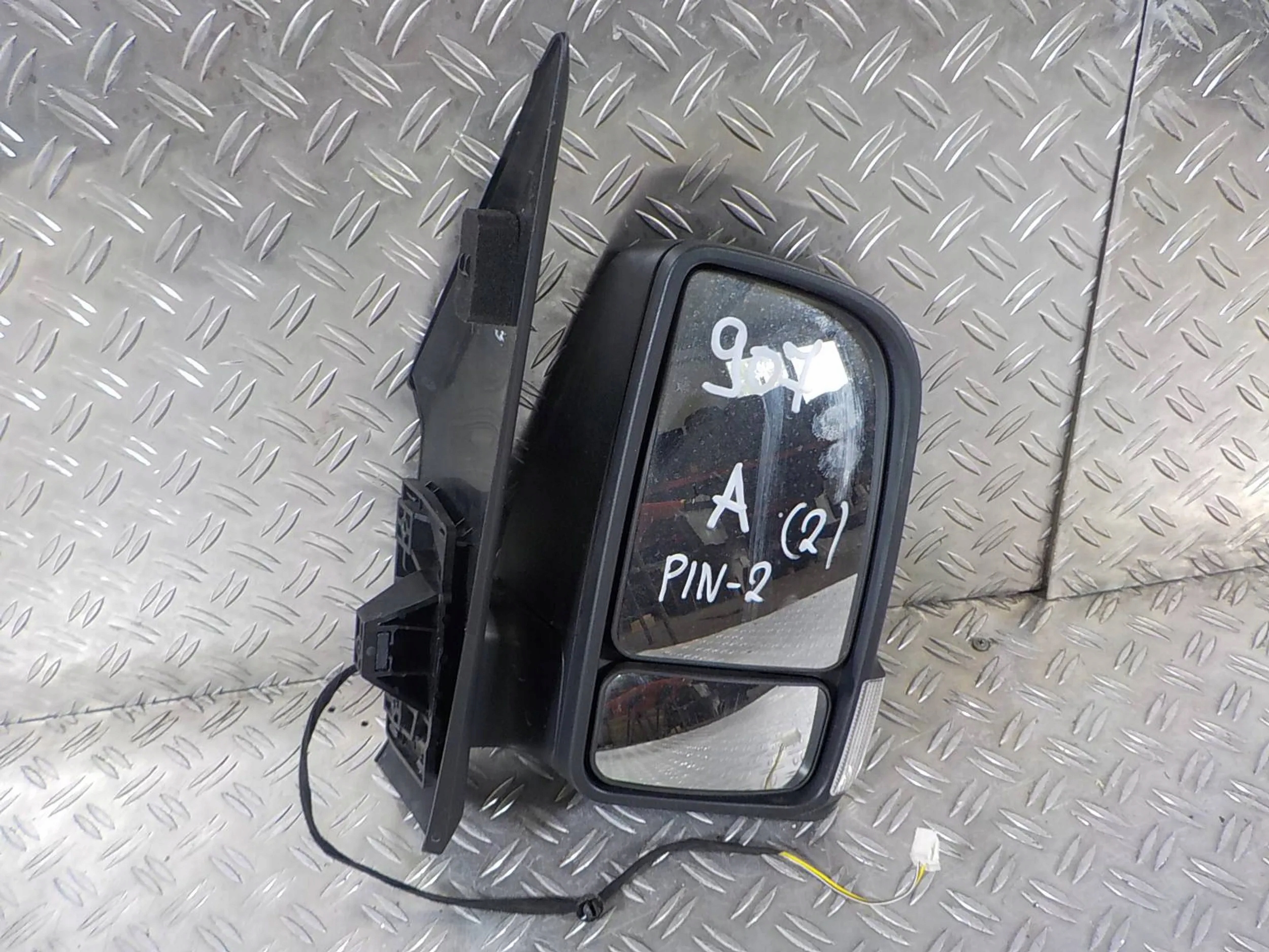 Sprinter 907 19- LUSTERKO PRZÓD PRAWE PIN 2 ANGLIK