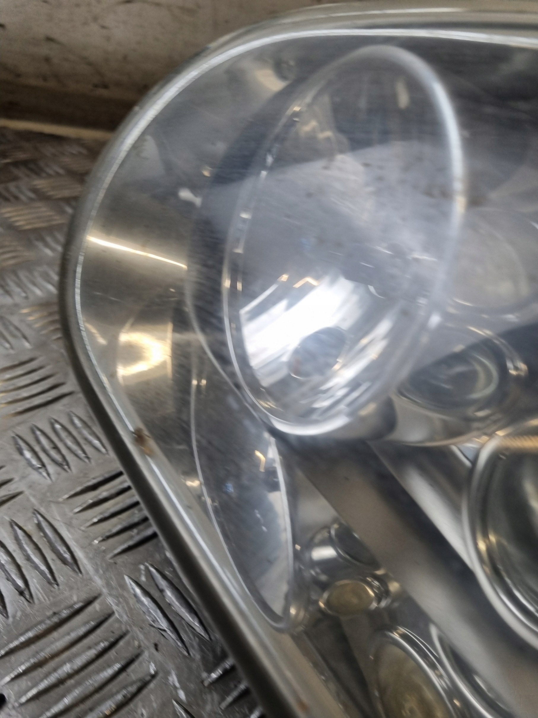fanale faro anteriore sinistra VW GOLF IV