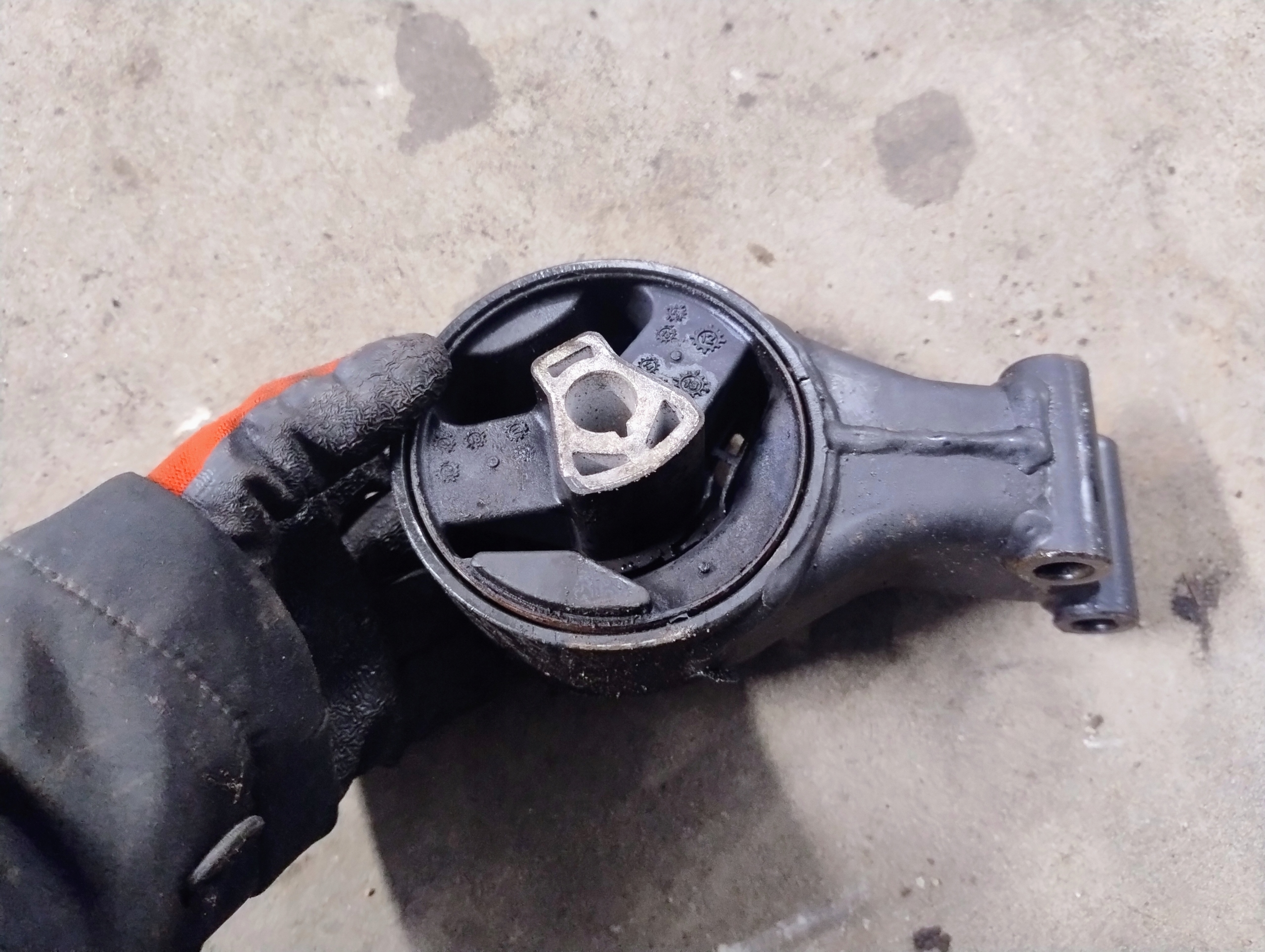 holder engine mount OPEL ASTRA J 1.7 CDTI