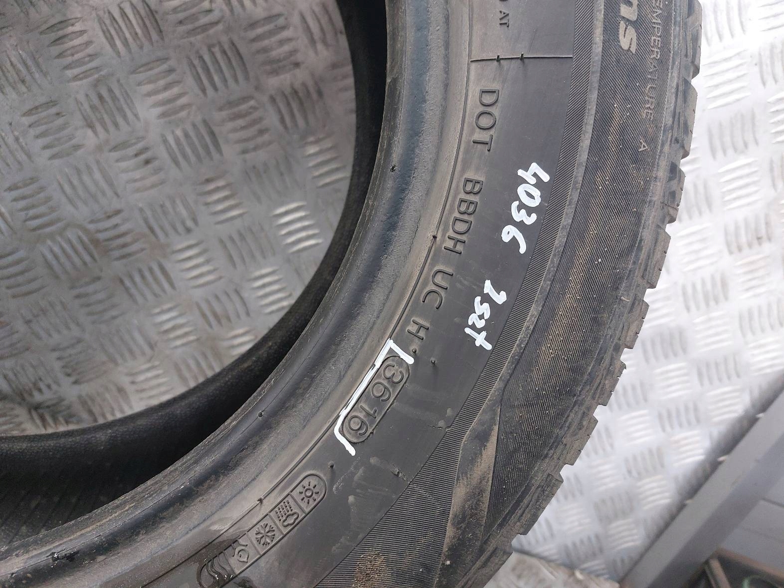 OPONY CAŁOROCZNE HANKOOK KINERGY4S 195/65R15 2016R Liczba opon w ofercie 2 szt.