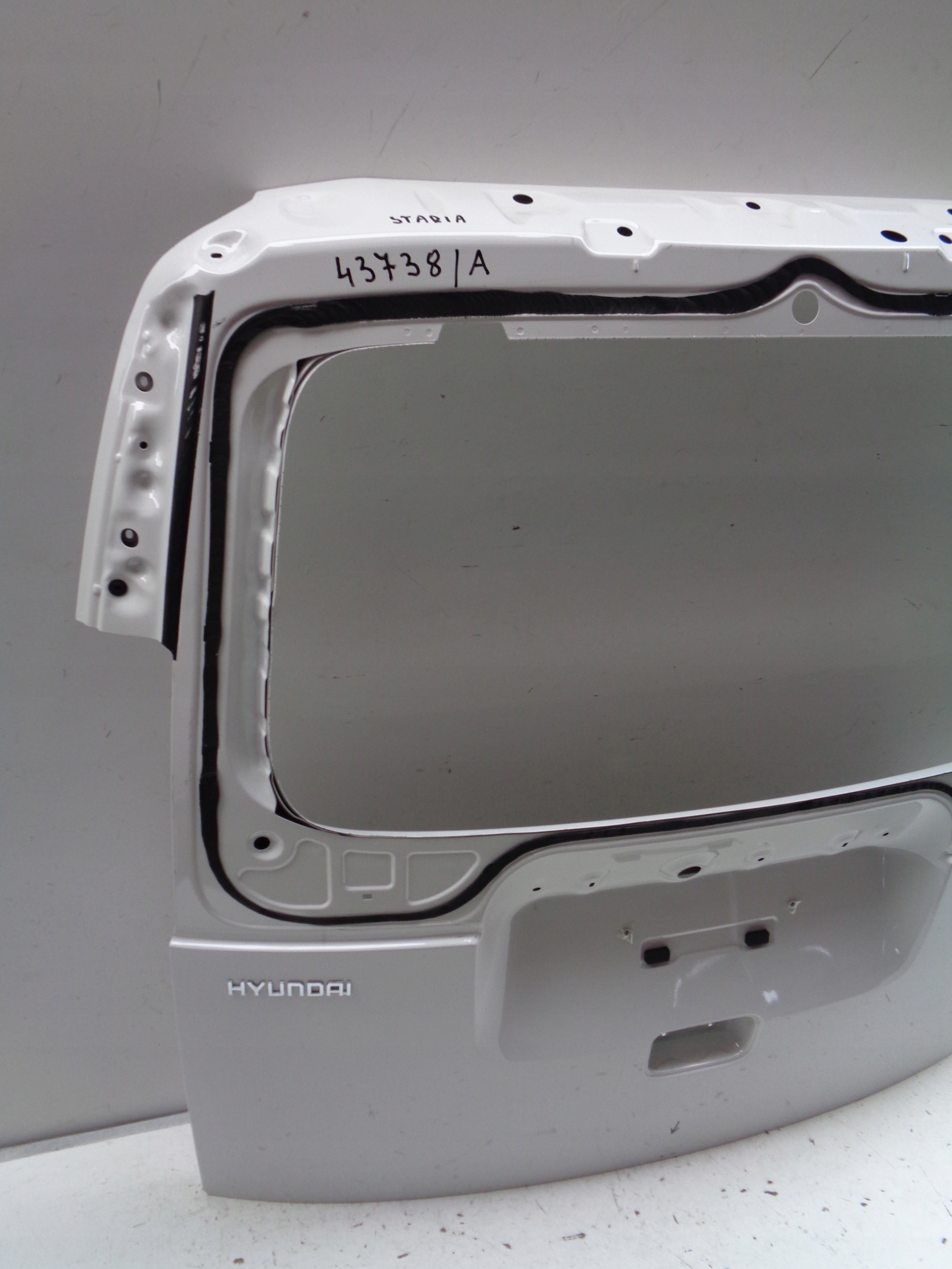 boot doors HYUNDAI STARIA 21- NR 43738