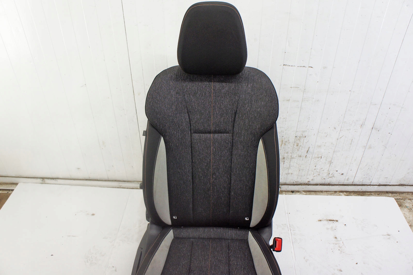 SA297 SKODA SCALA кресло правый передний европа