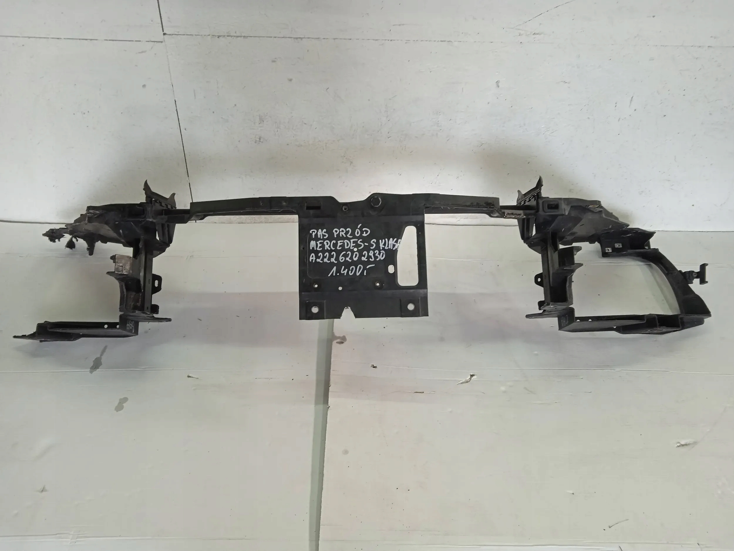 PAS PRZÓD WZMOCNIENIE MERCEDES-BENZ S-KLASA W222 USZKODZONY