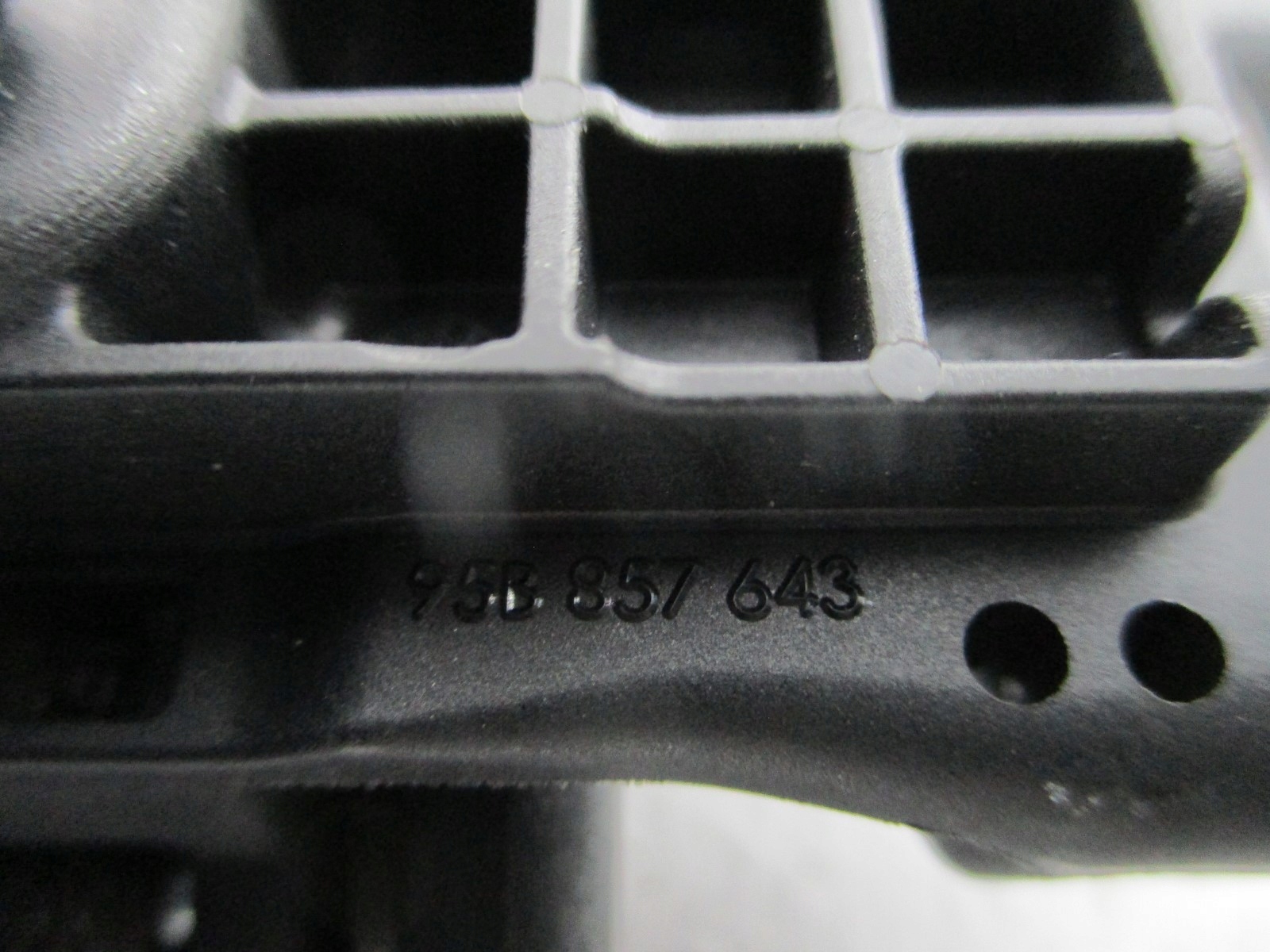brackets handles PORSCHE MACAN 95B 95B857644