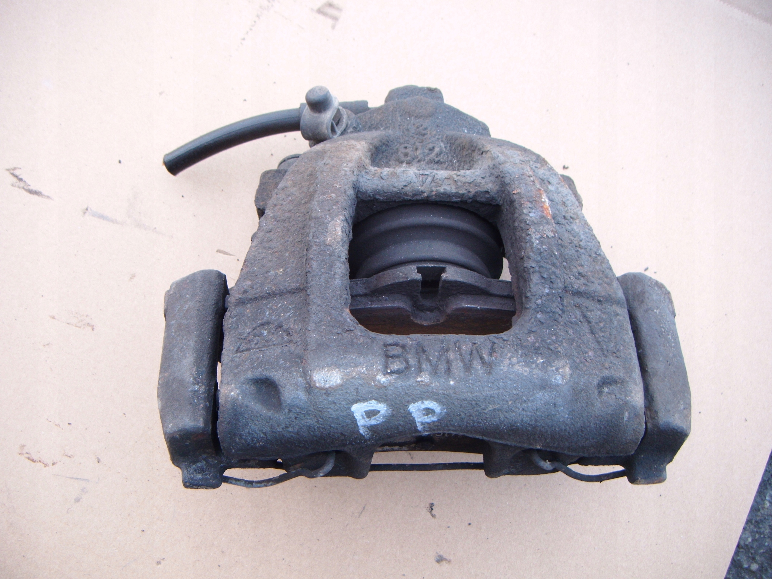 MINI ONE R50 00- 1.6 ZACISK HAMULCOWY PRAWY PRZÓD