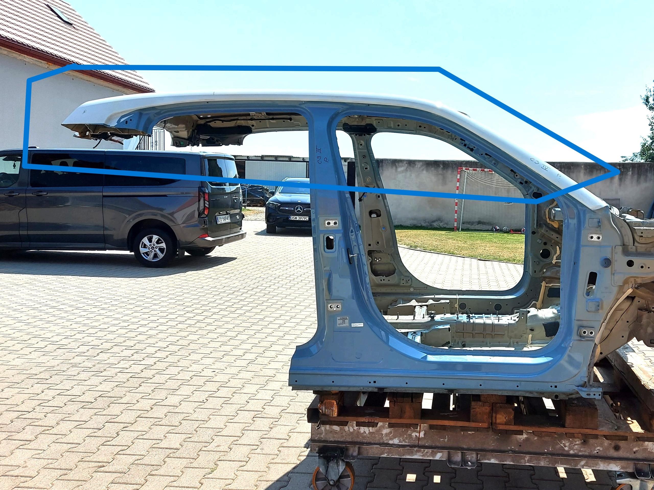 Citroen C3 IV 4 2025 1.2 THP HN09 dach blauer KRA