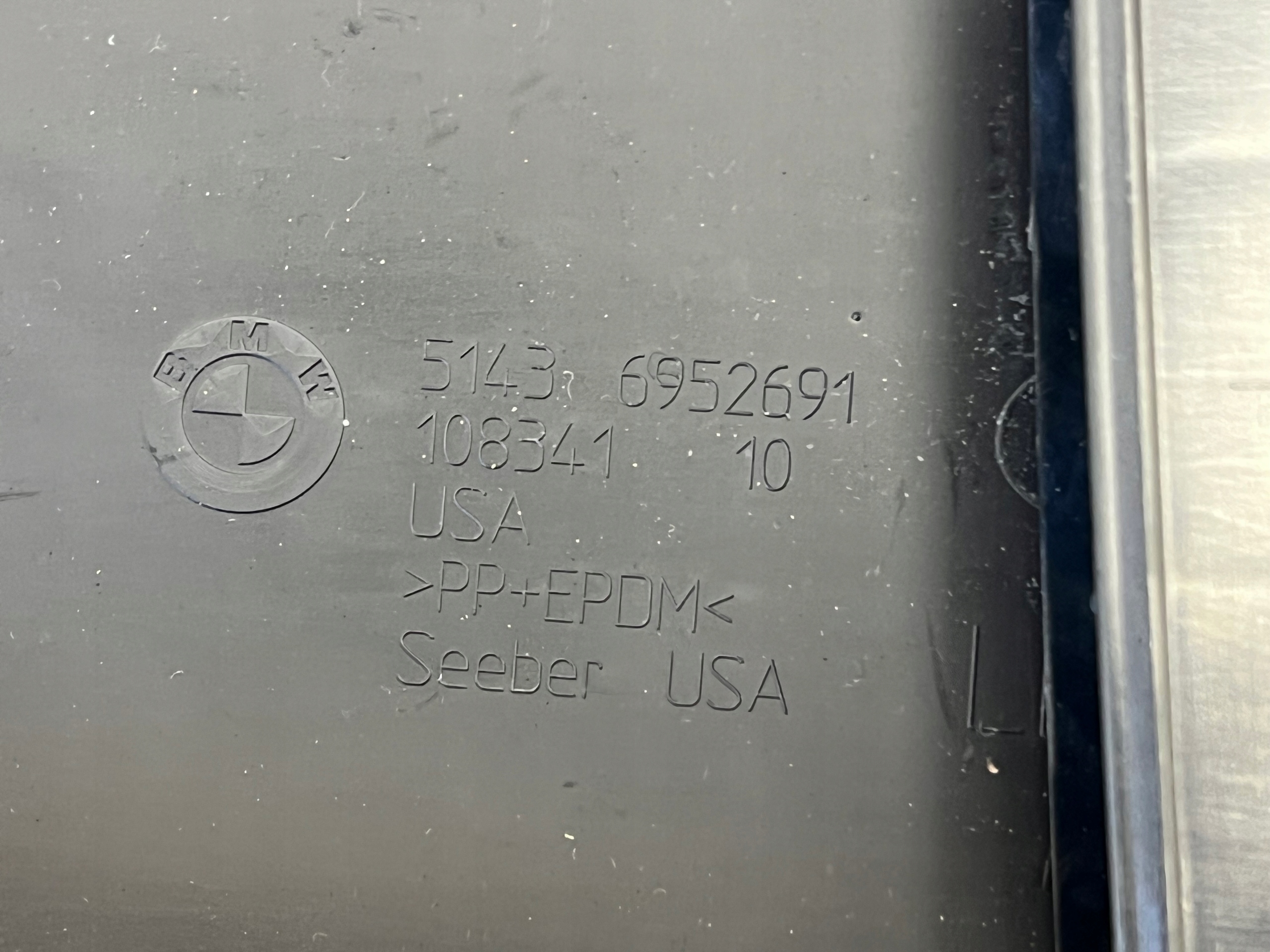 levá obal SLUPKA B mřížka klími BMW X5 E70 6952691