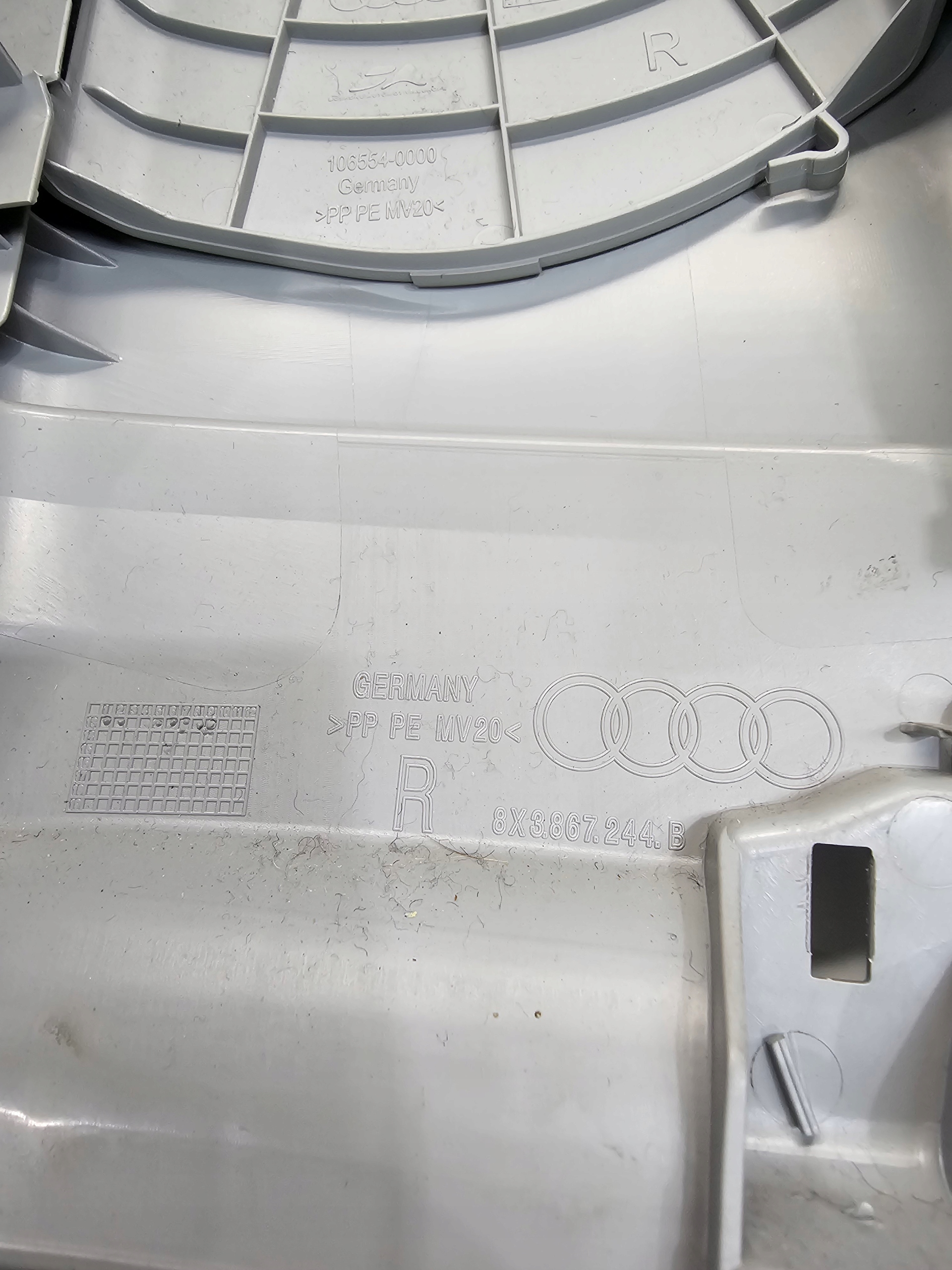 Blende Abdeckung SLUPKA B rechts AUDI A1 8X 8X3867244B