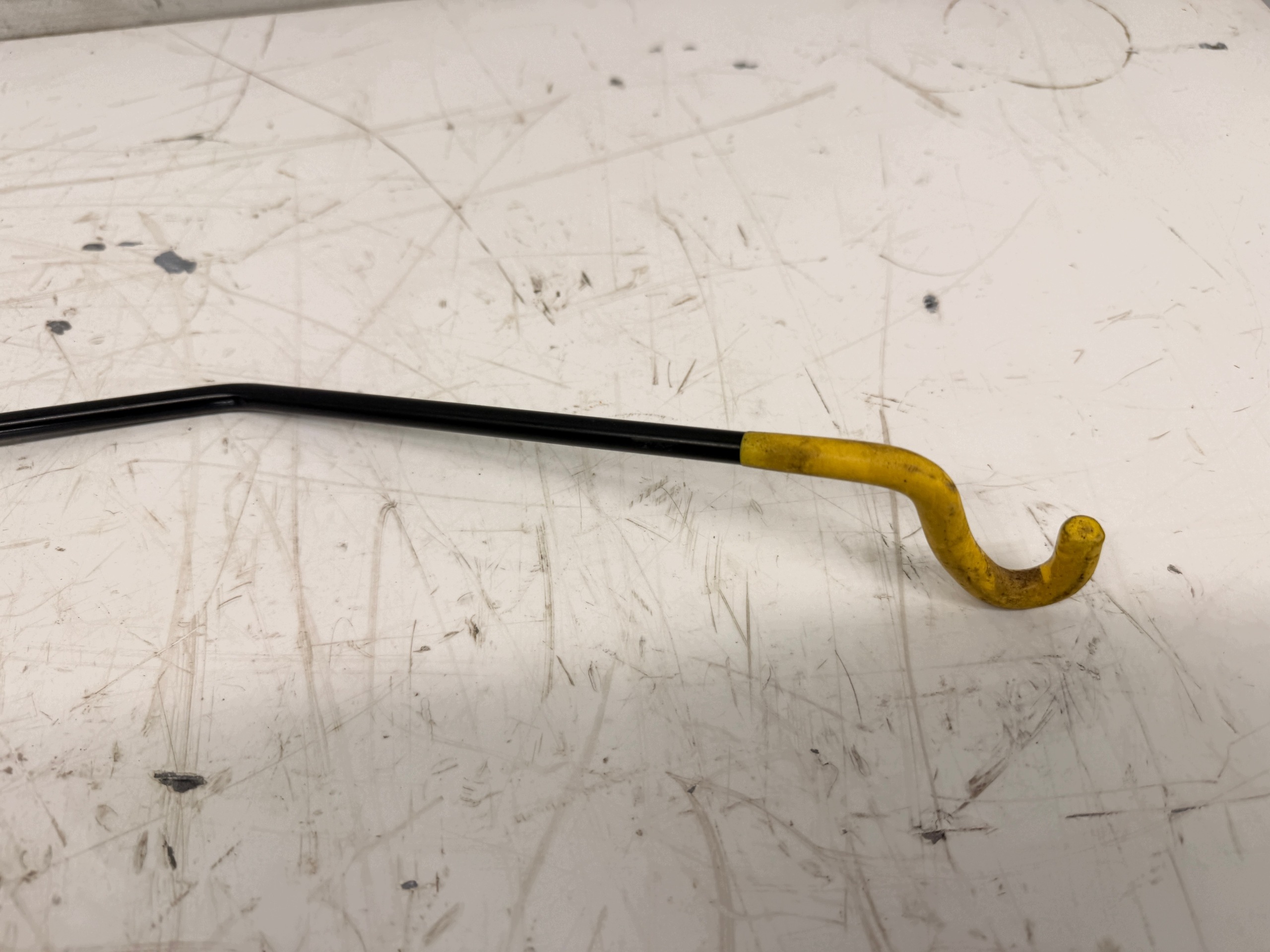 Citroen Berlingo IV podporka Support plaque kijek du capot