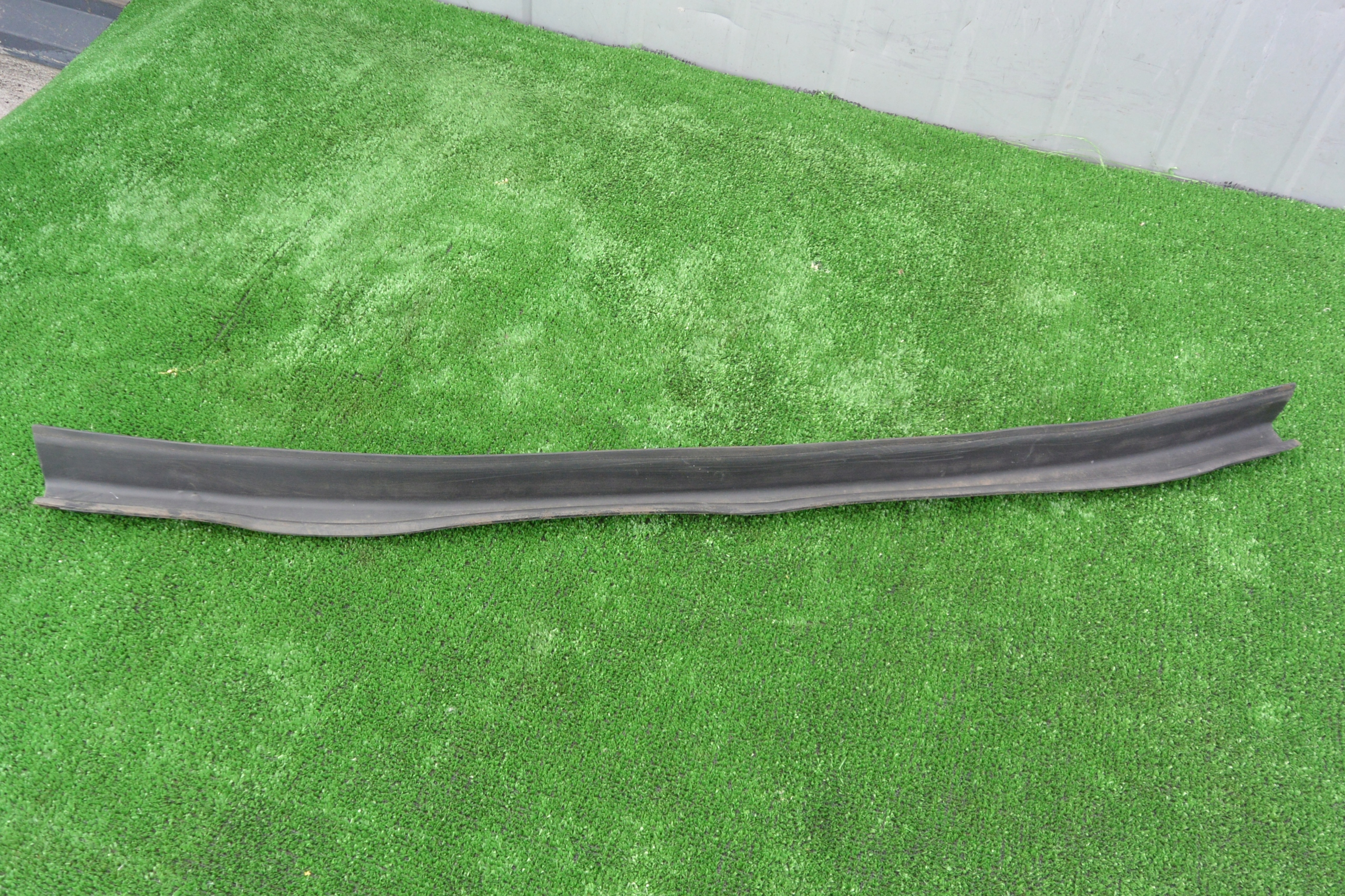 USZCZELKA KLAPY BAGAZNIKA MASERATI GHIBLI III