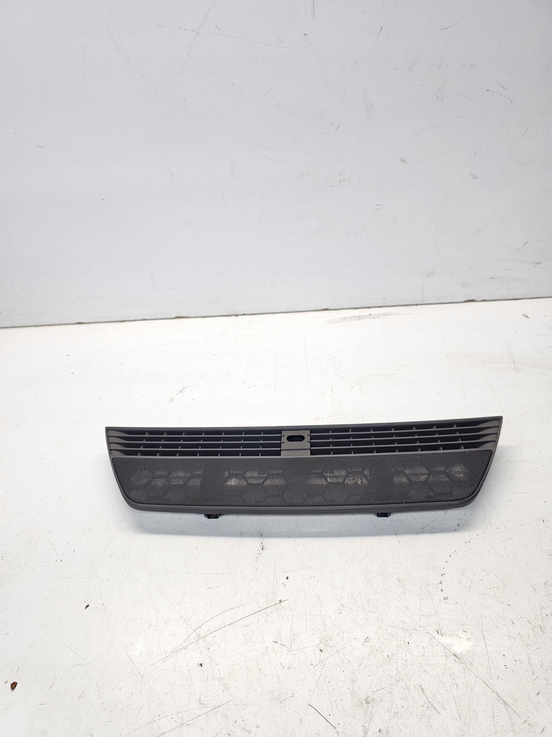 de couverture du haut parleur du tableau de bord AUDI A4 B6 B7 8E0819635C
