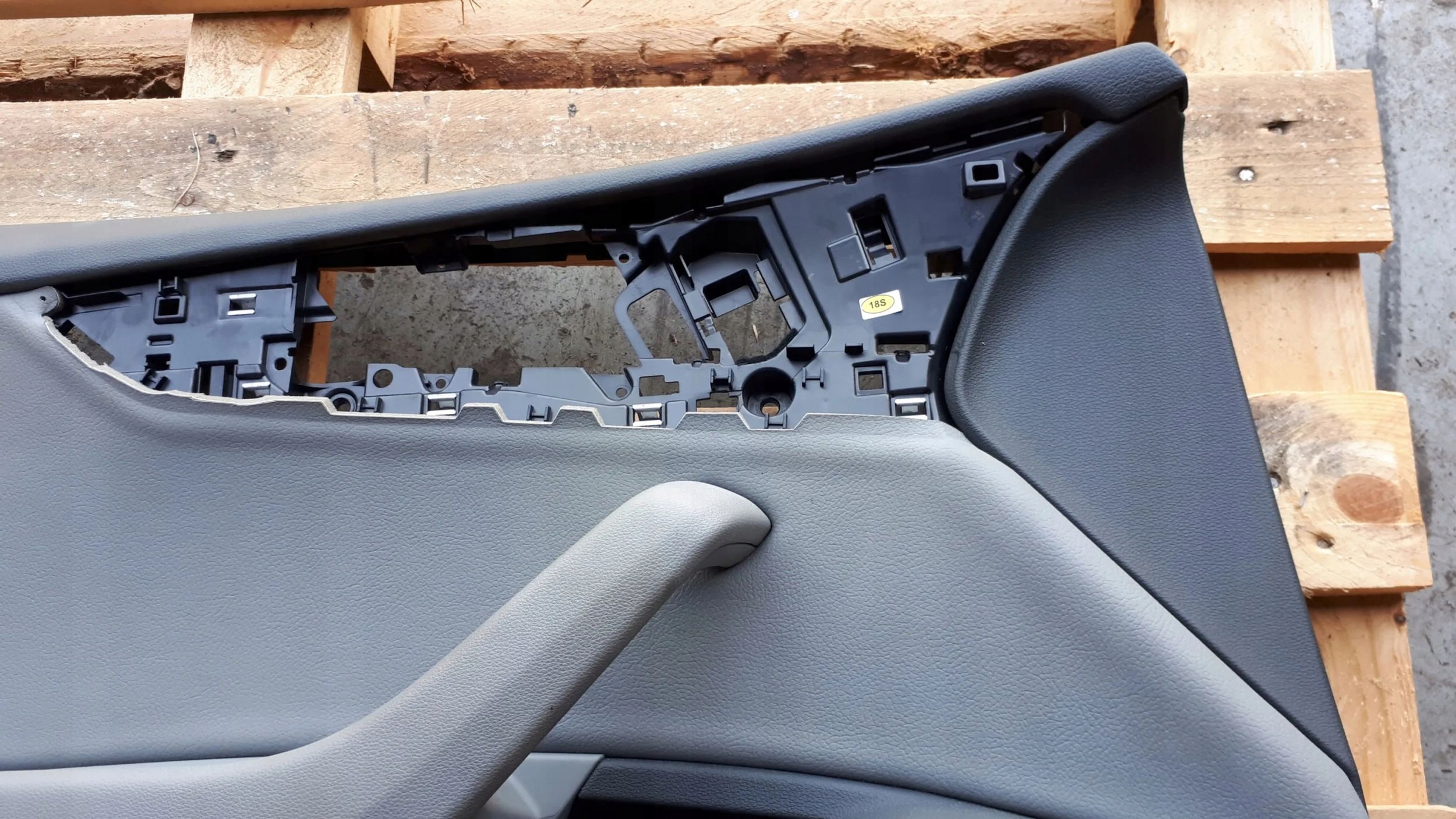 A5 8W side door upholstery left COUPE front 8W6867133