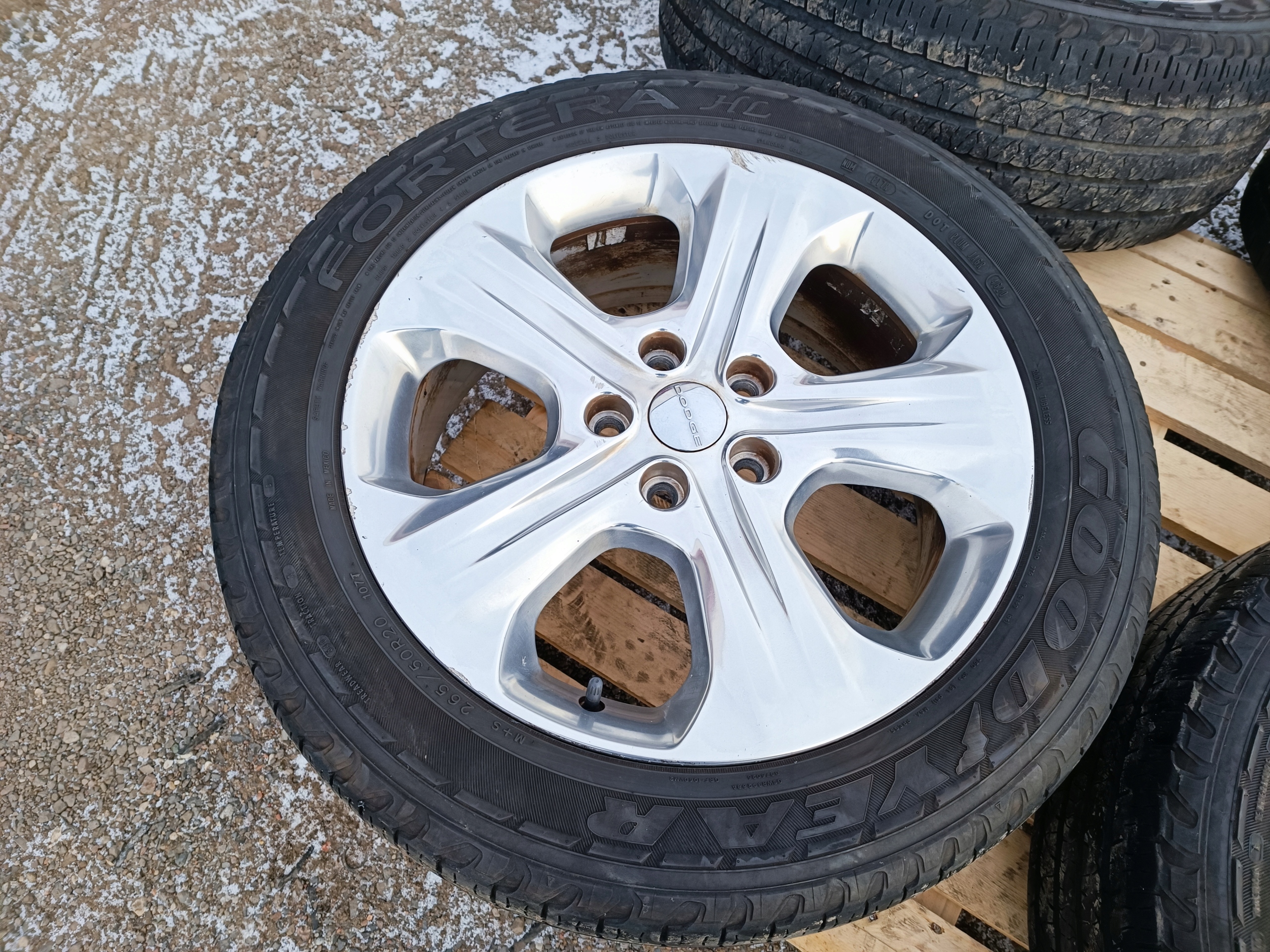 discs wheels 20 265/50r20 Dodge Durango 2011