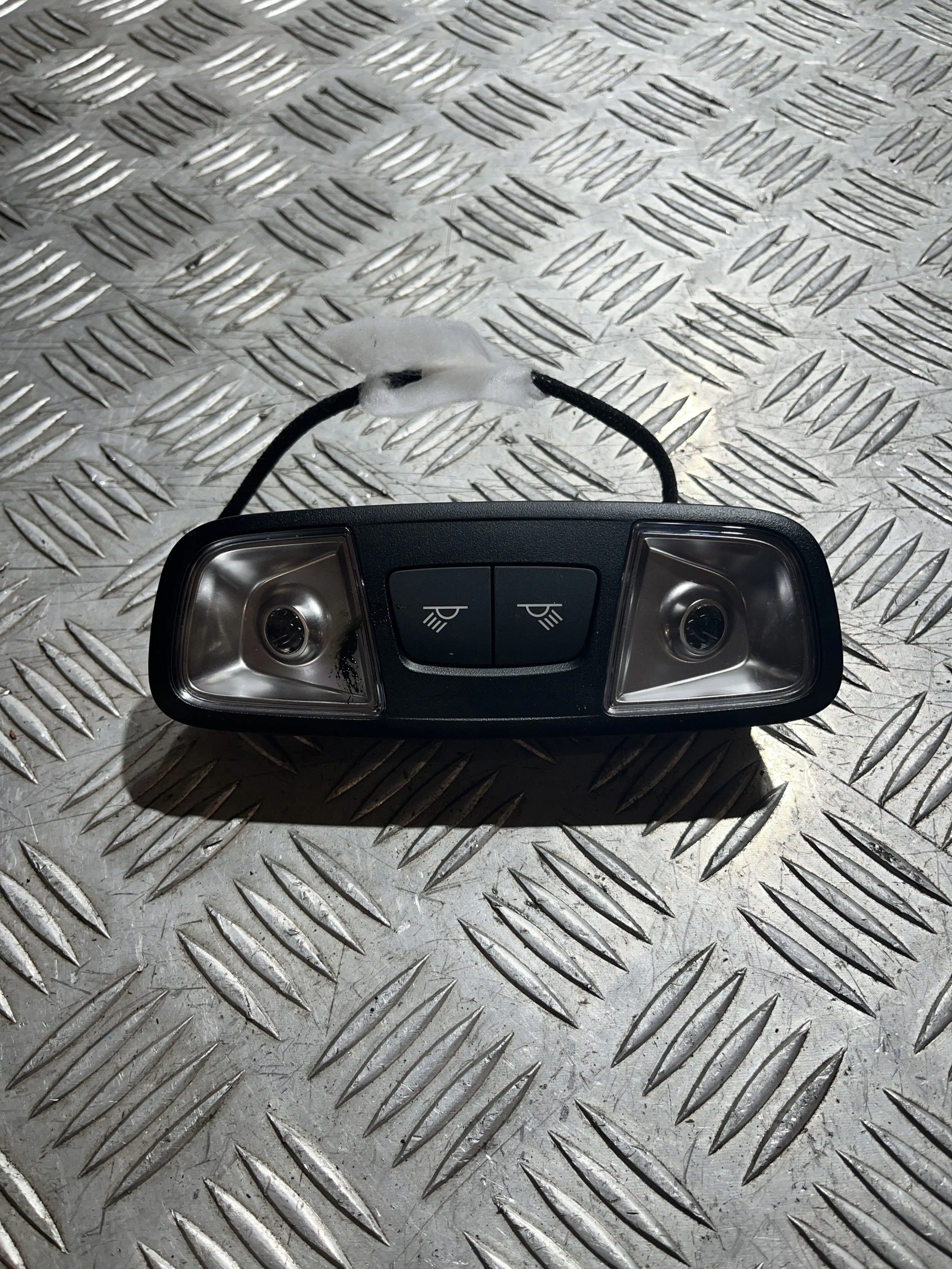 лампочка Освещение Audi OE 8V0947111B