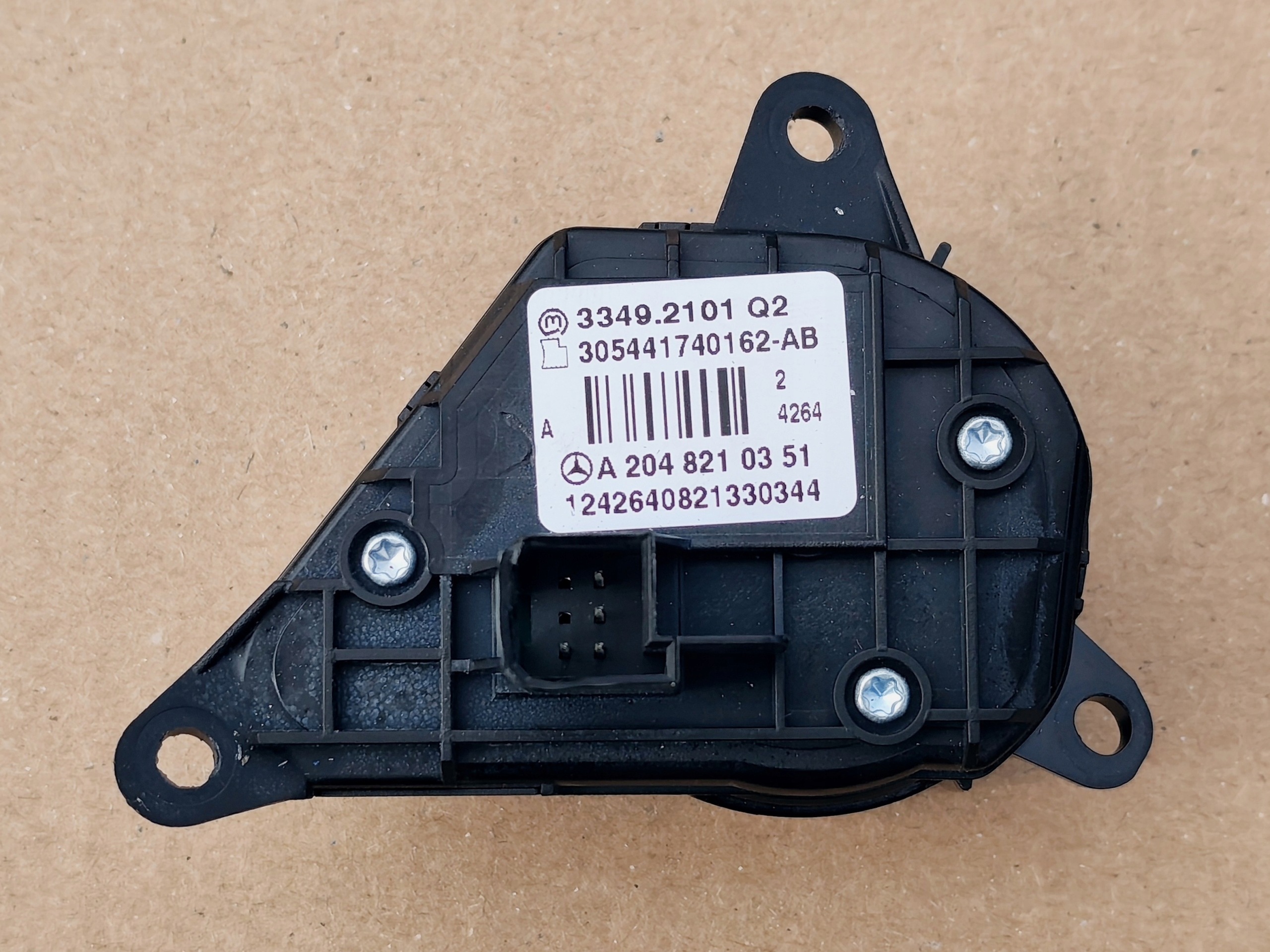 MERCEDES-BENZ C-KLASA W204 button switch MULTIFUNKCJA A2048210351
