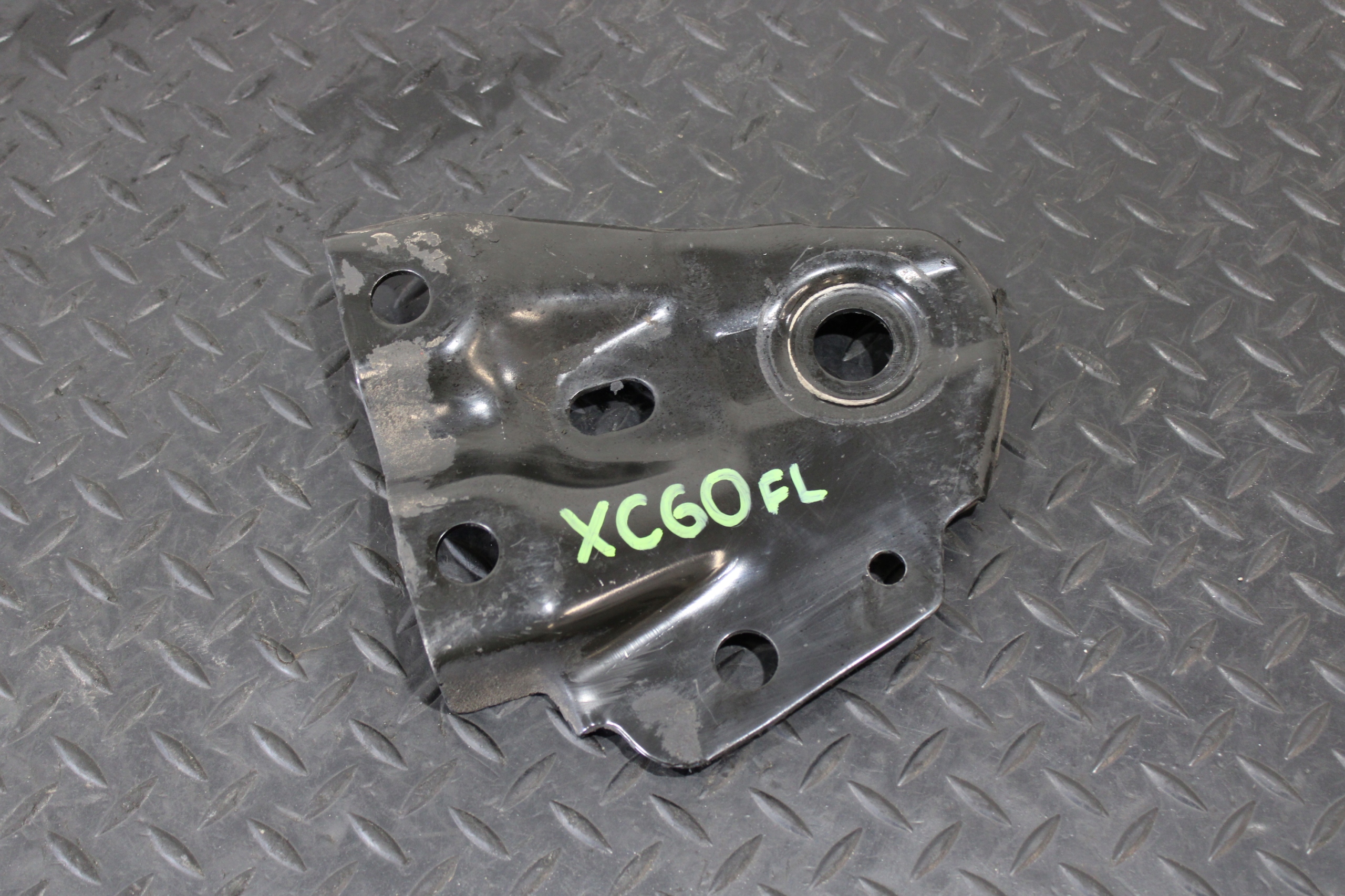 console holder springing VOLVO XC60 LIFT