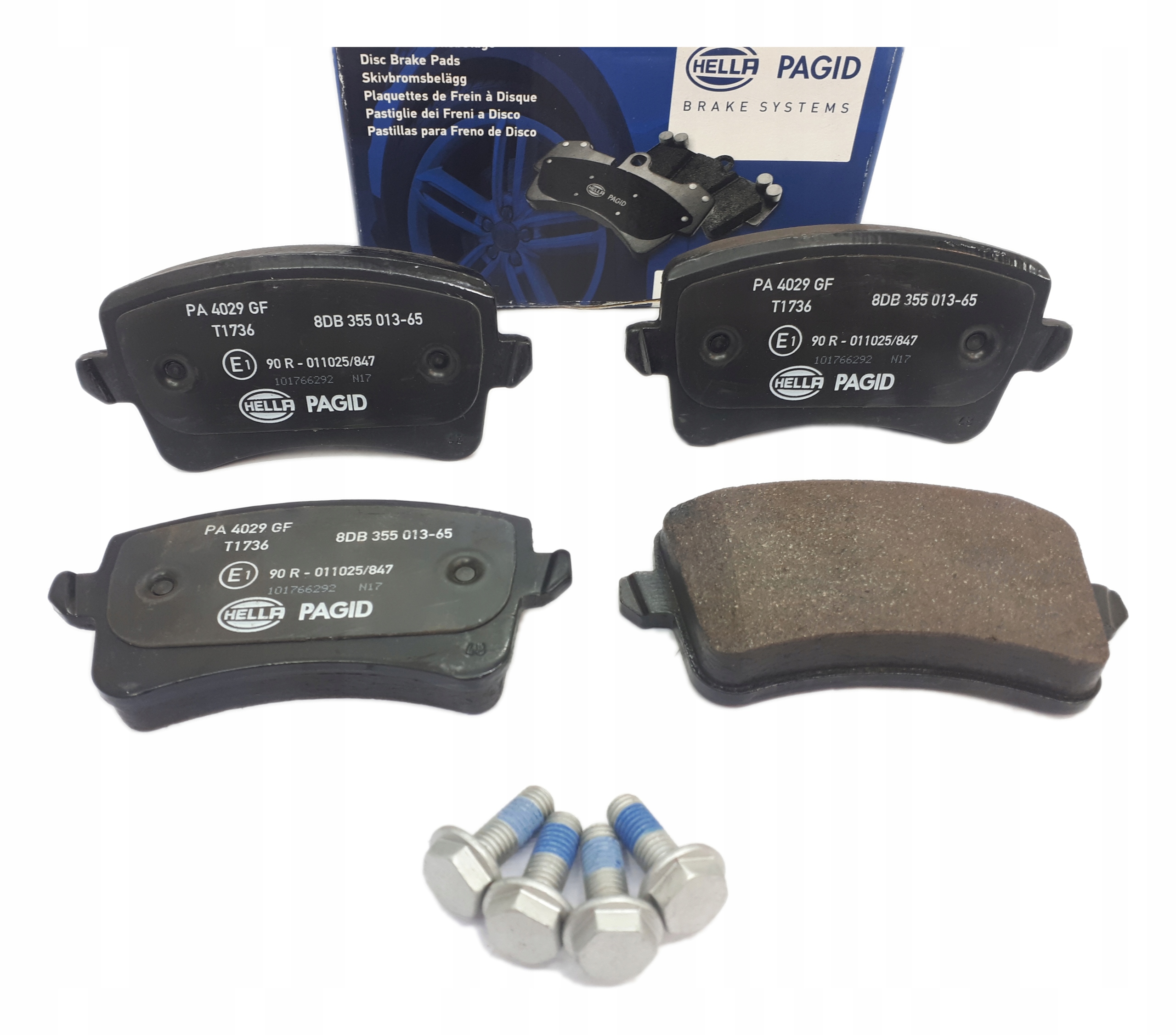 8DB 355 - Тормозные колодки заднего моста Hella AUDI A4 B8 A5 Q5