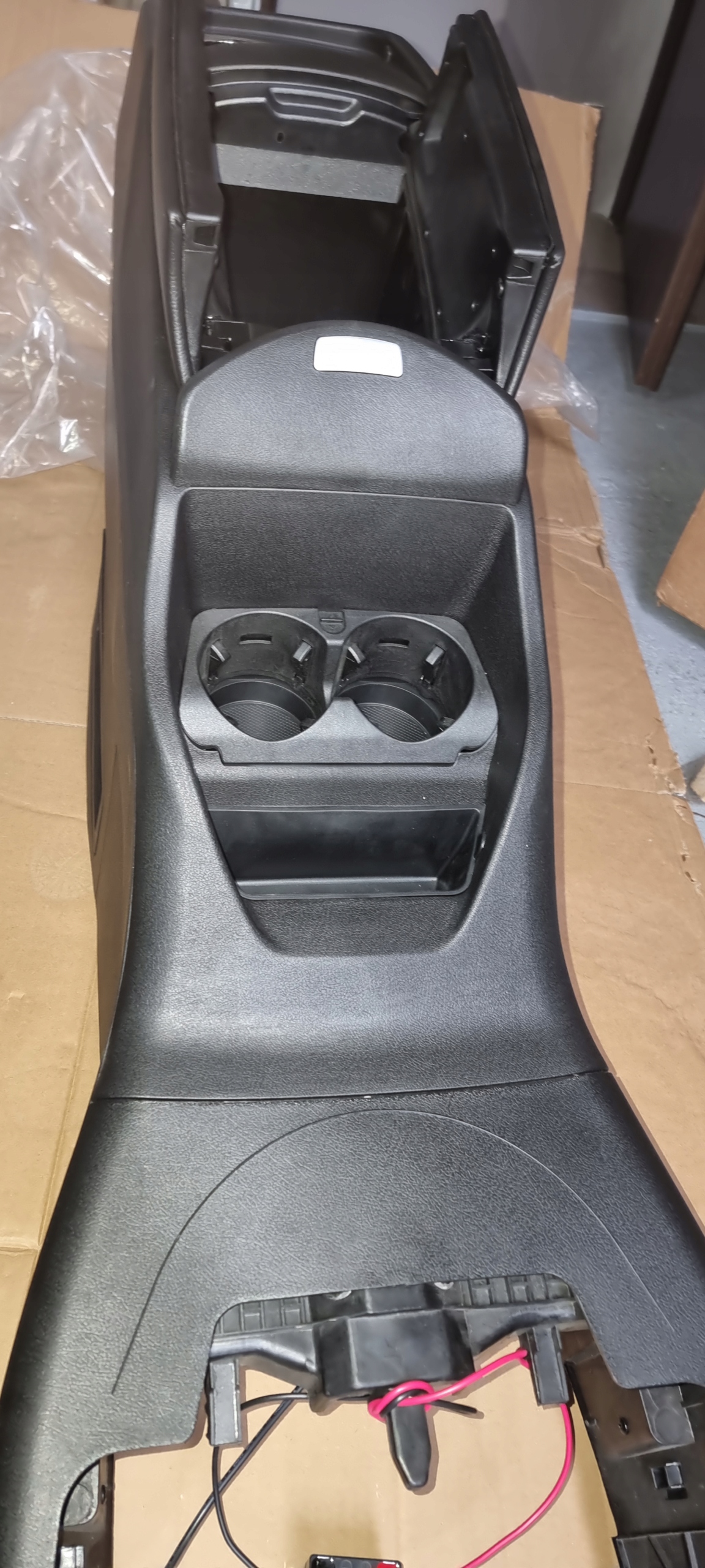 【メル11883】 Ford 1479968.Подсветка номера FORD MONDEO 2007-2014 HMPX