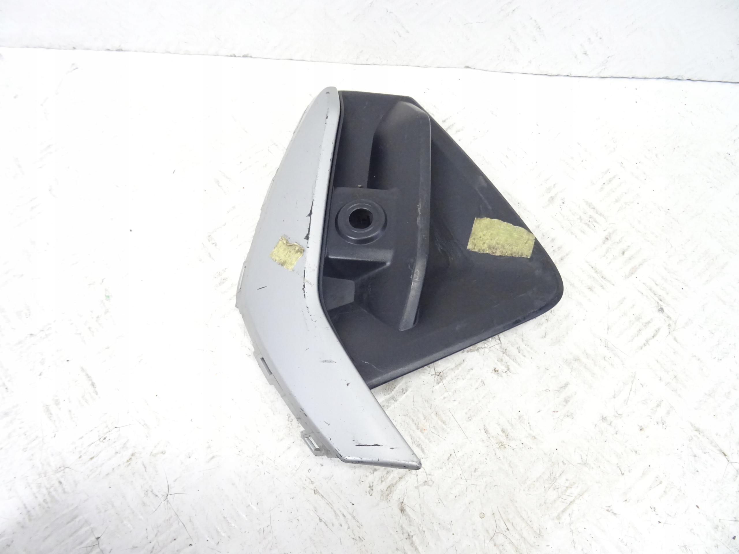 grid of a bumper front front right AUDI Q4 E-TRON 89A807682A