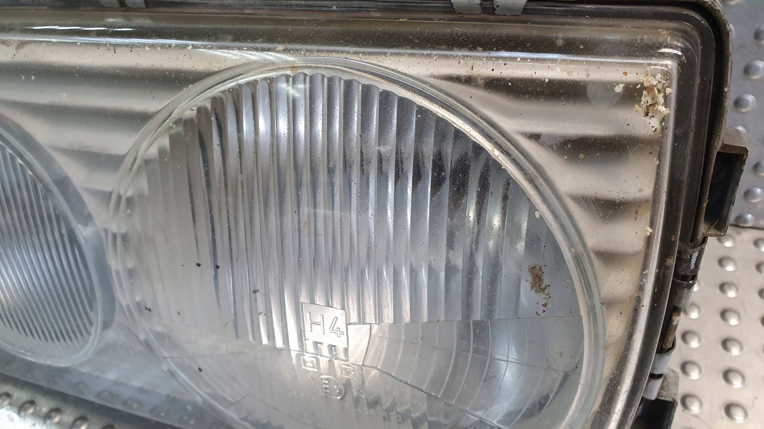 light front left MERCEDES W123 75