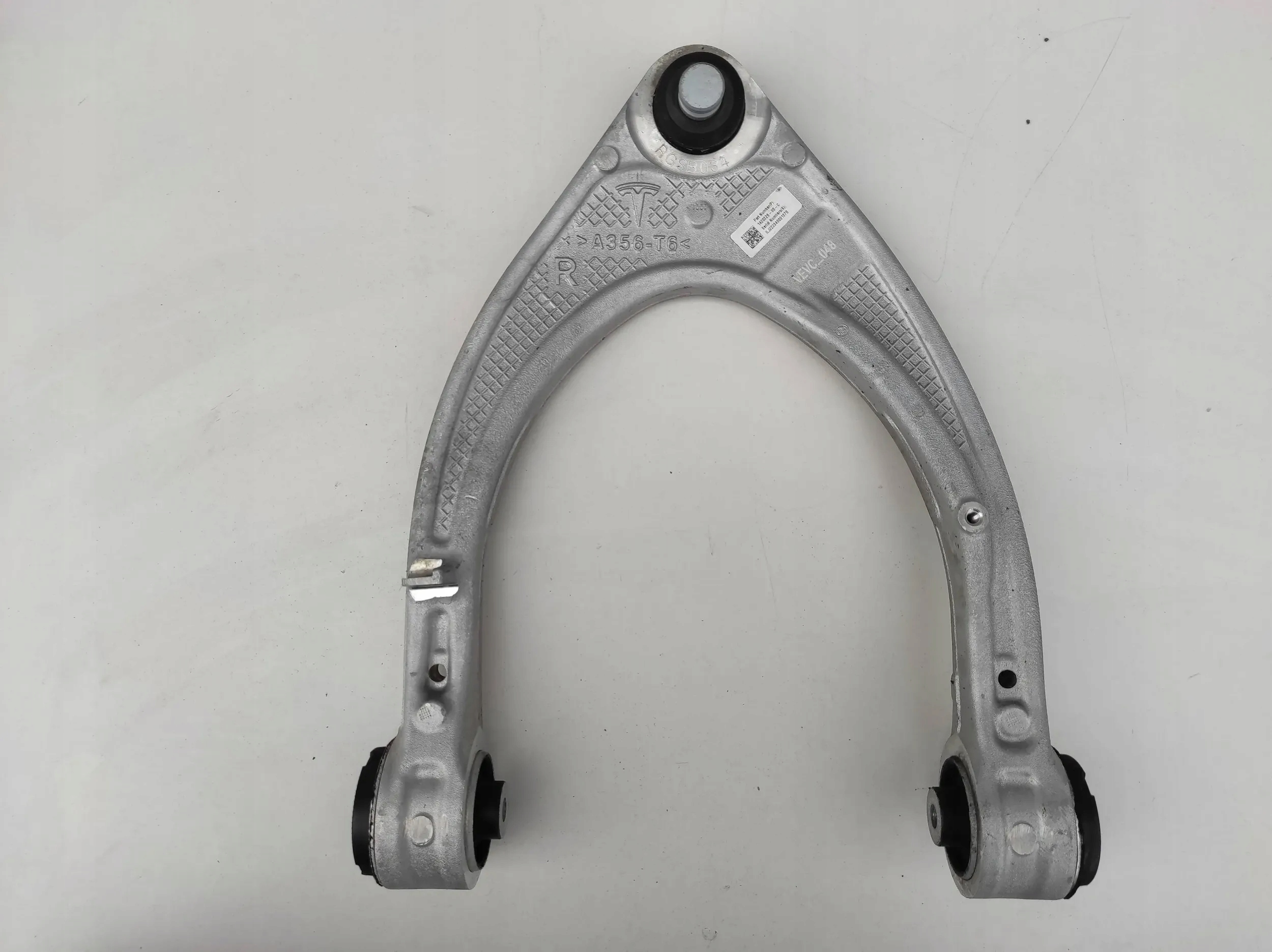 РИЧАГ ПЕРЕДНИЙ ПЕРЕД GORNY ПРАВЫЙ Tesla Модель S 1420326-00-C