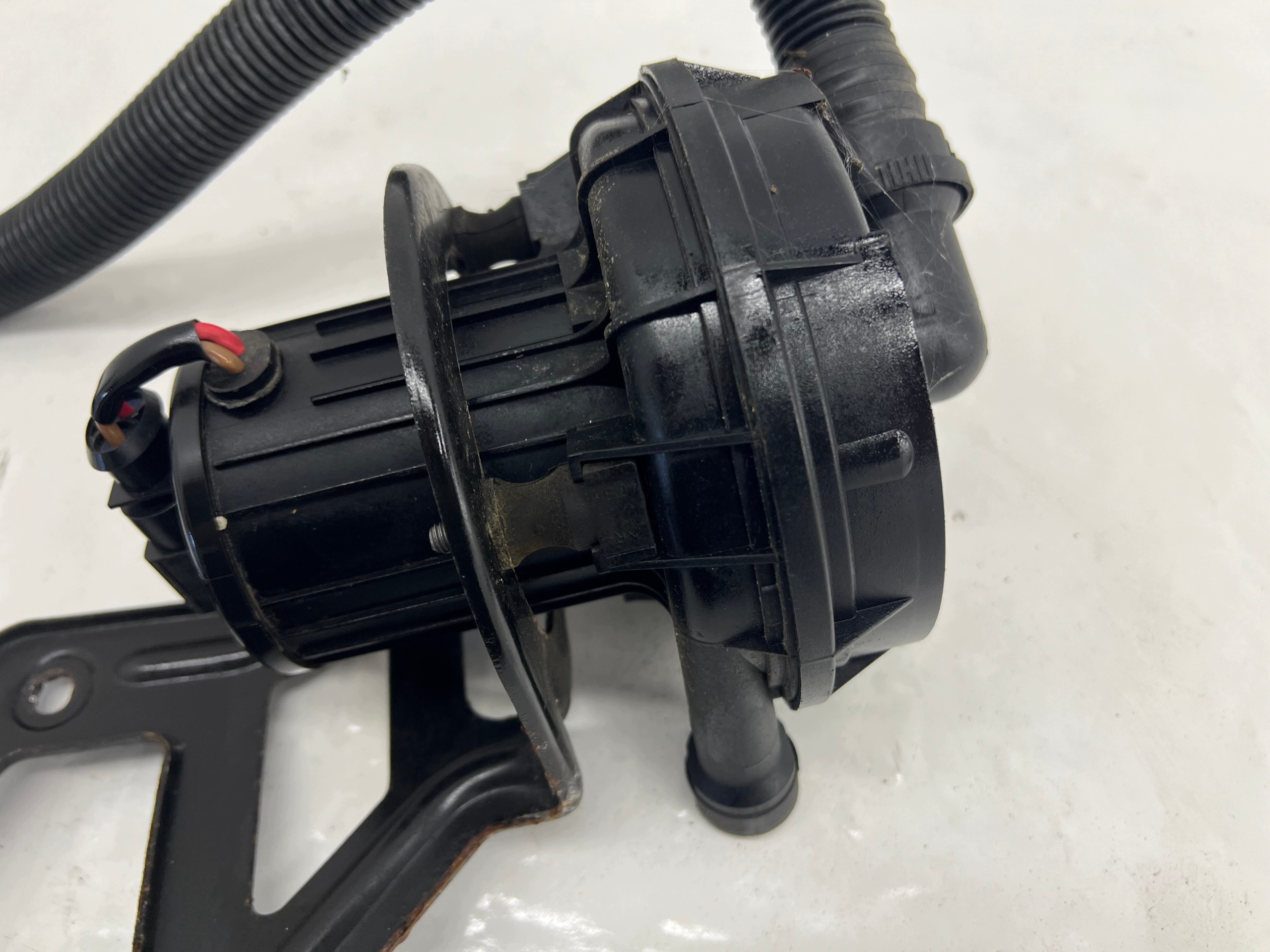 AUDI A7 4G8 A6 C7 pump air WTORNEGO 06A131333D