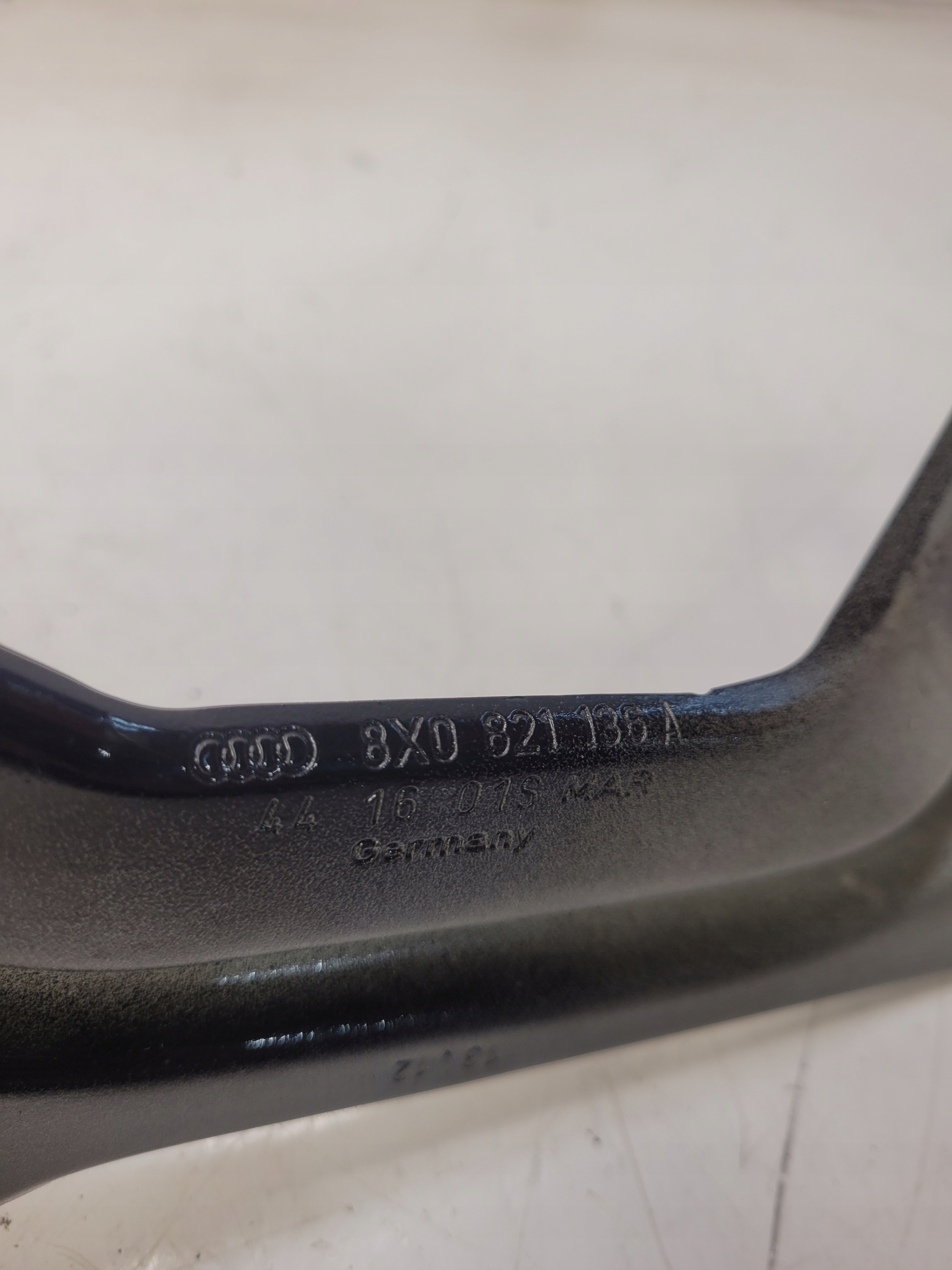 CONSOLE AILE DROITE AUDI A1 8X 8X0821136A