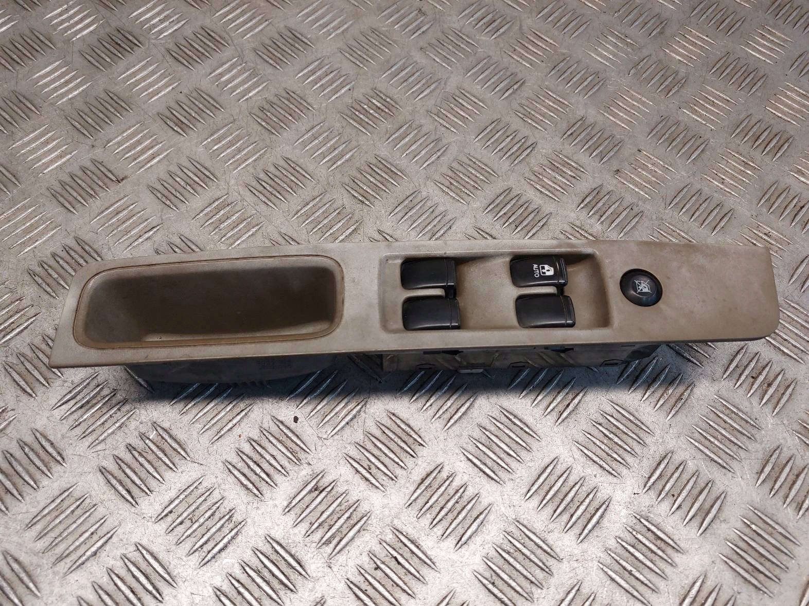control panel of the window NUBIRA II J200 EUROPA