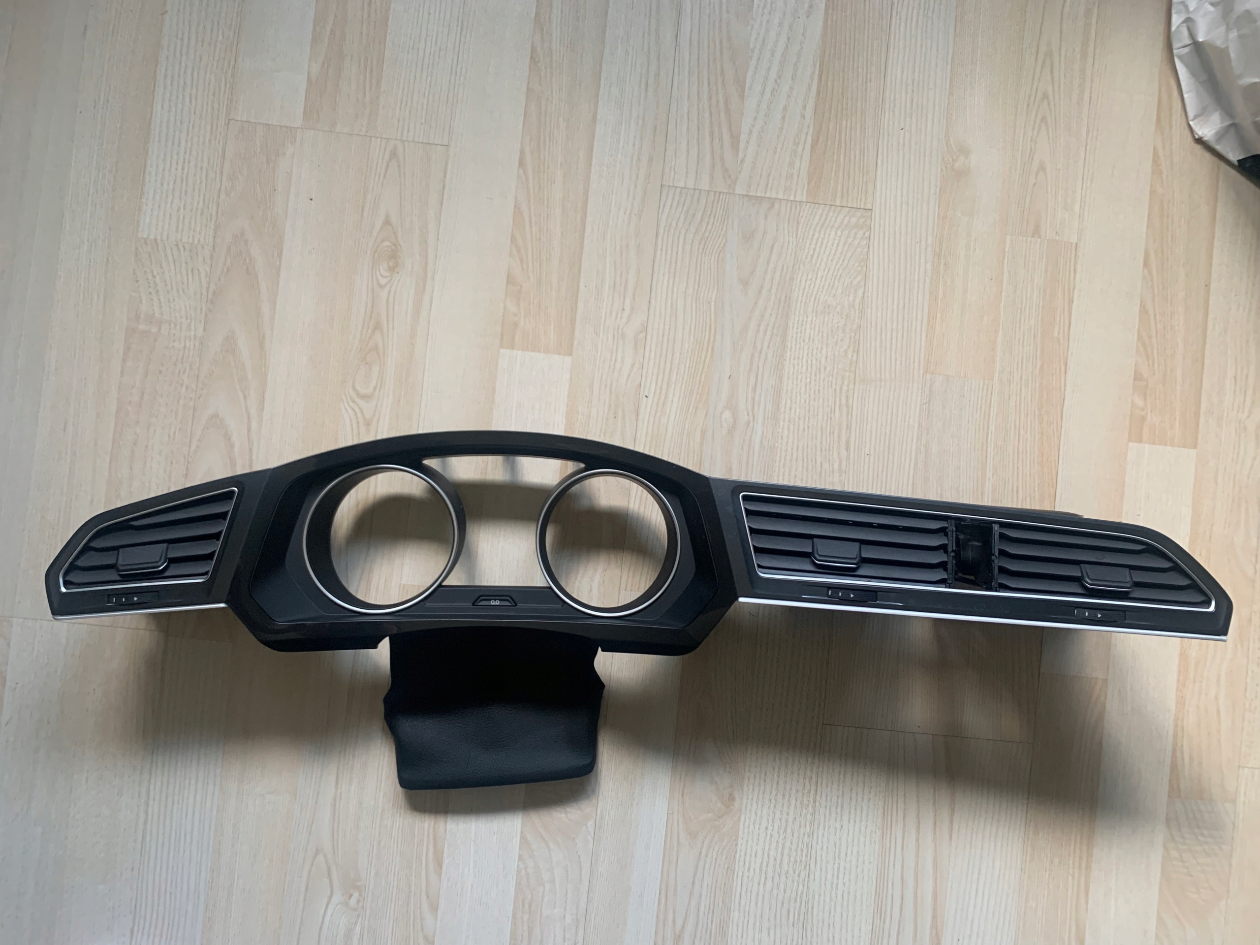 TIGUAN II КРЫШКА СЧЕТЧИКА ВЕНТИЛЯЦИОННОЙ РЕШЕТКИ 5NB