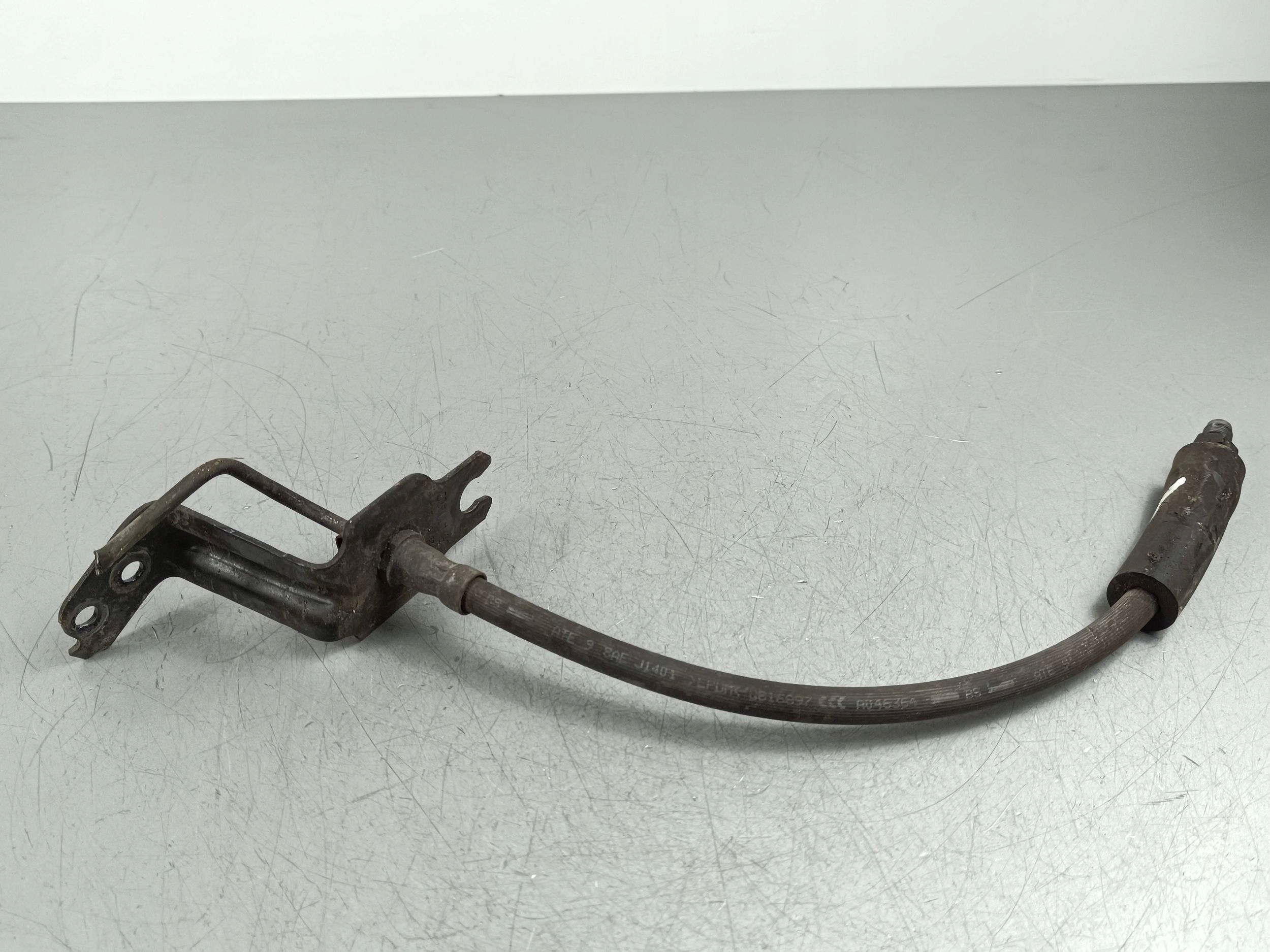 2015 mercedes-benz SL R231 тормозной шланг