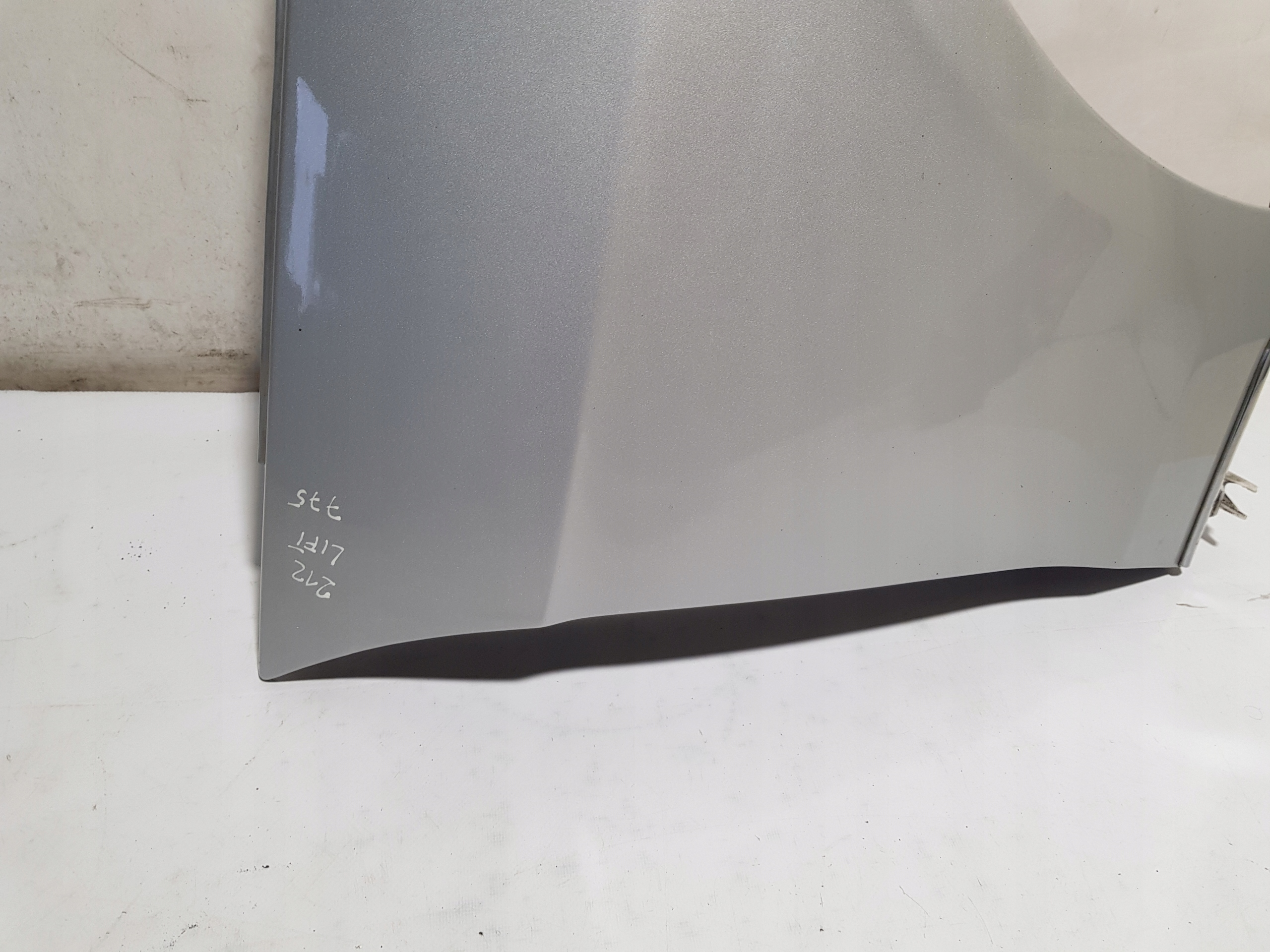 fender right front MERCEDES W212 C775 775