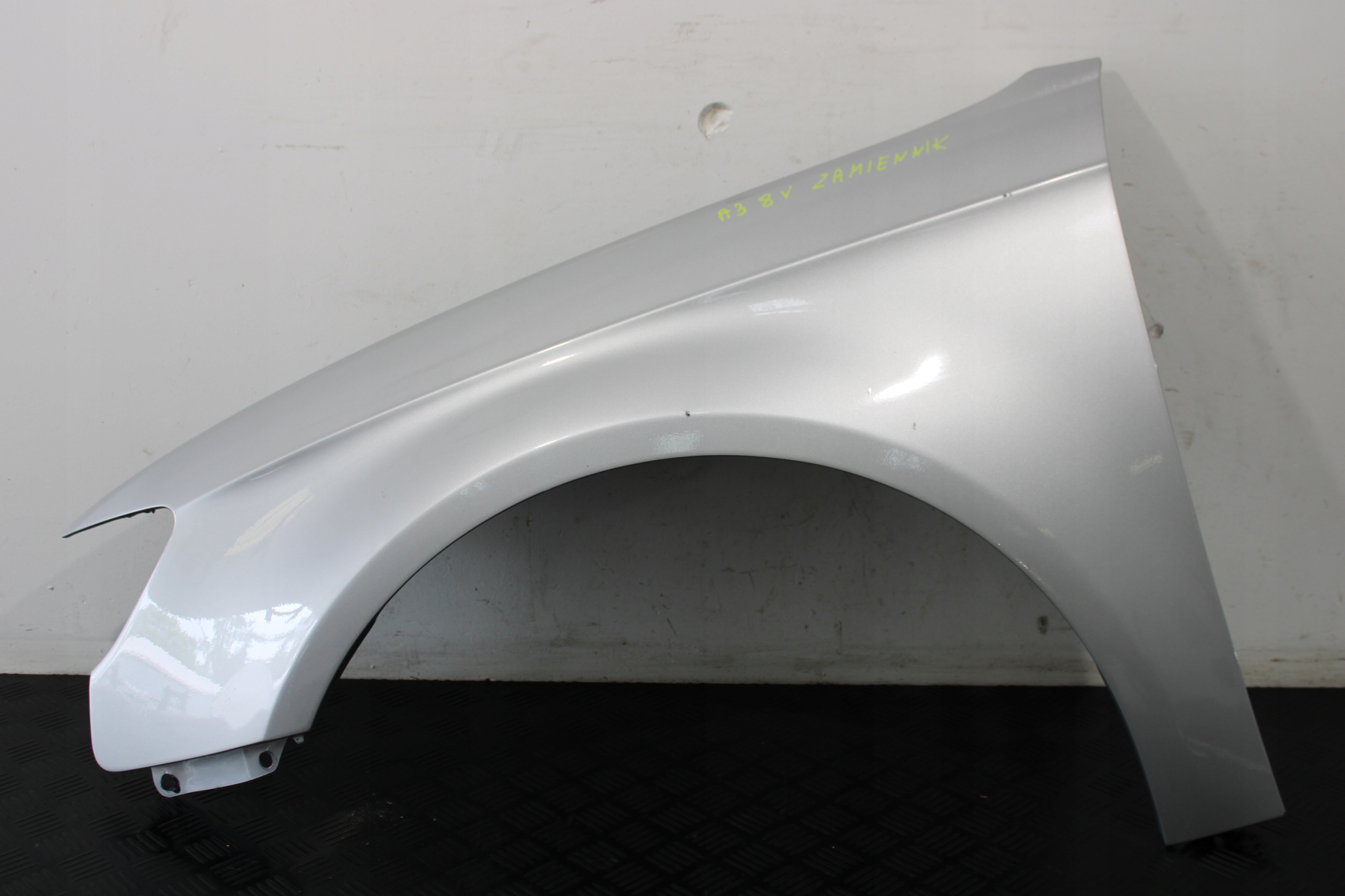 BŁOTNIK LEWY PRZÓD PRZEDNI AUDI A3 8V 8V0 ZAMIENNIK